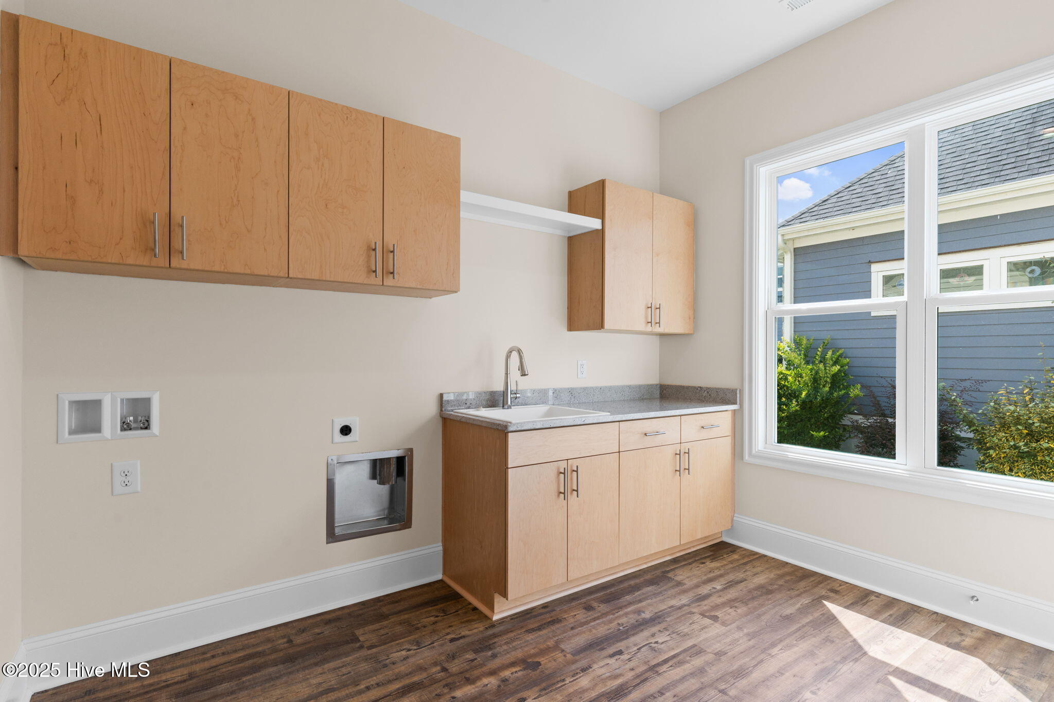 100524030 | Photo 38