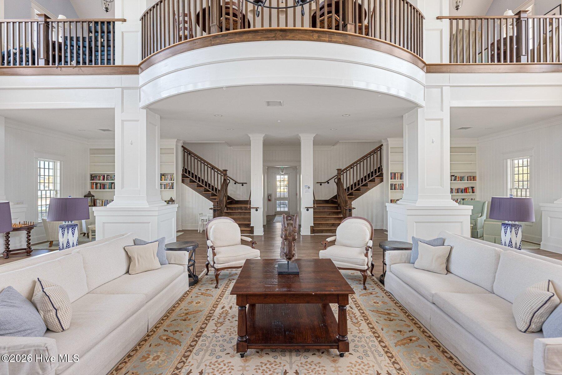 100558879 | Photo 72