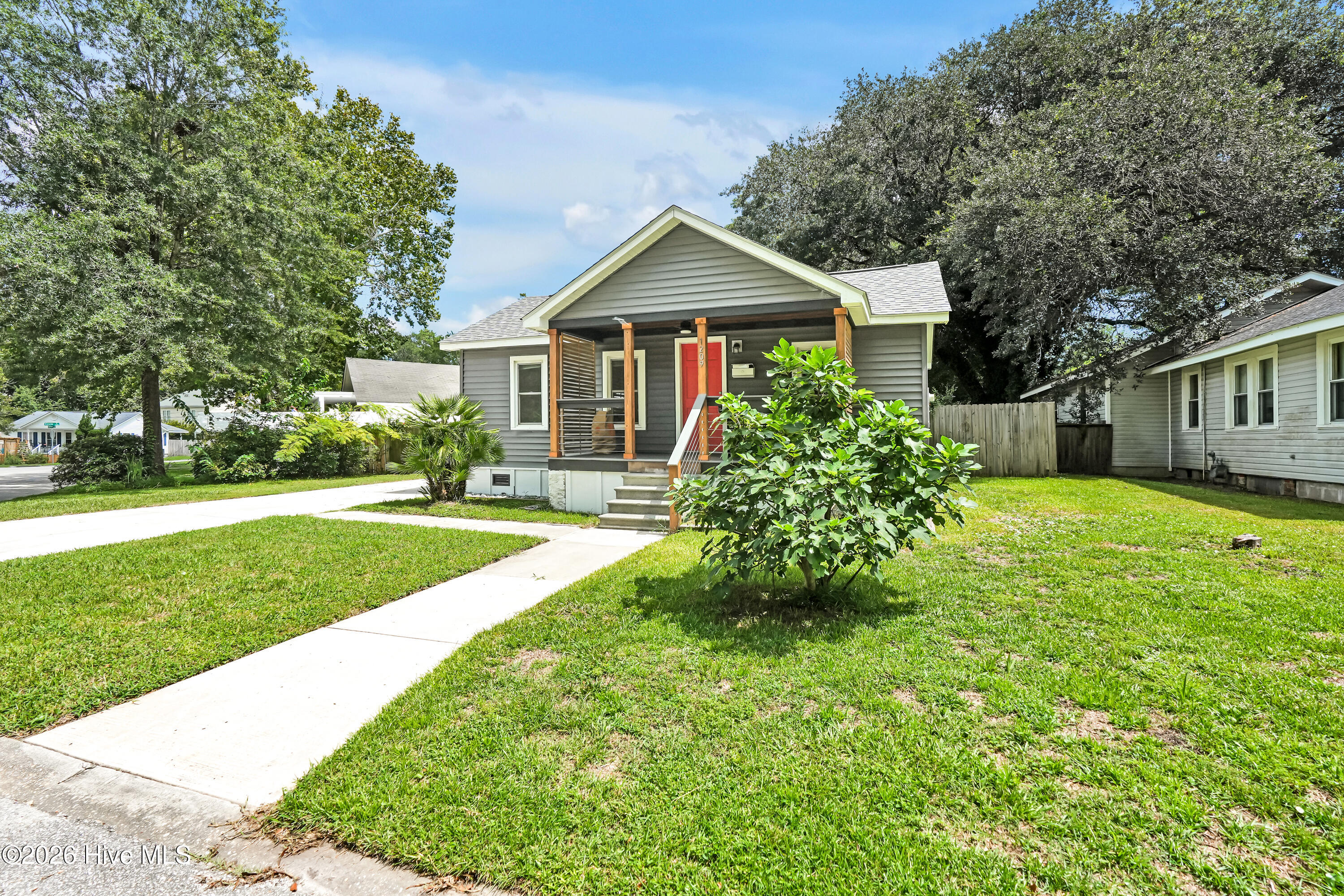 Photo 1 of Single family home for sale at 1209 Spofford Cir, Wilmington, NC 28403 | MLS# 100608304 | Listing updated on 2026-10-05