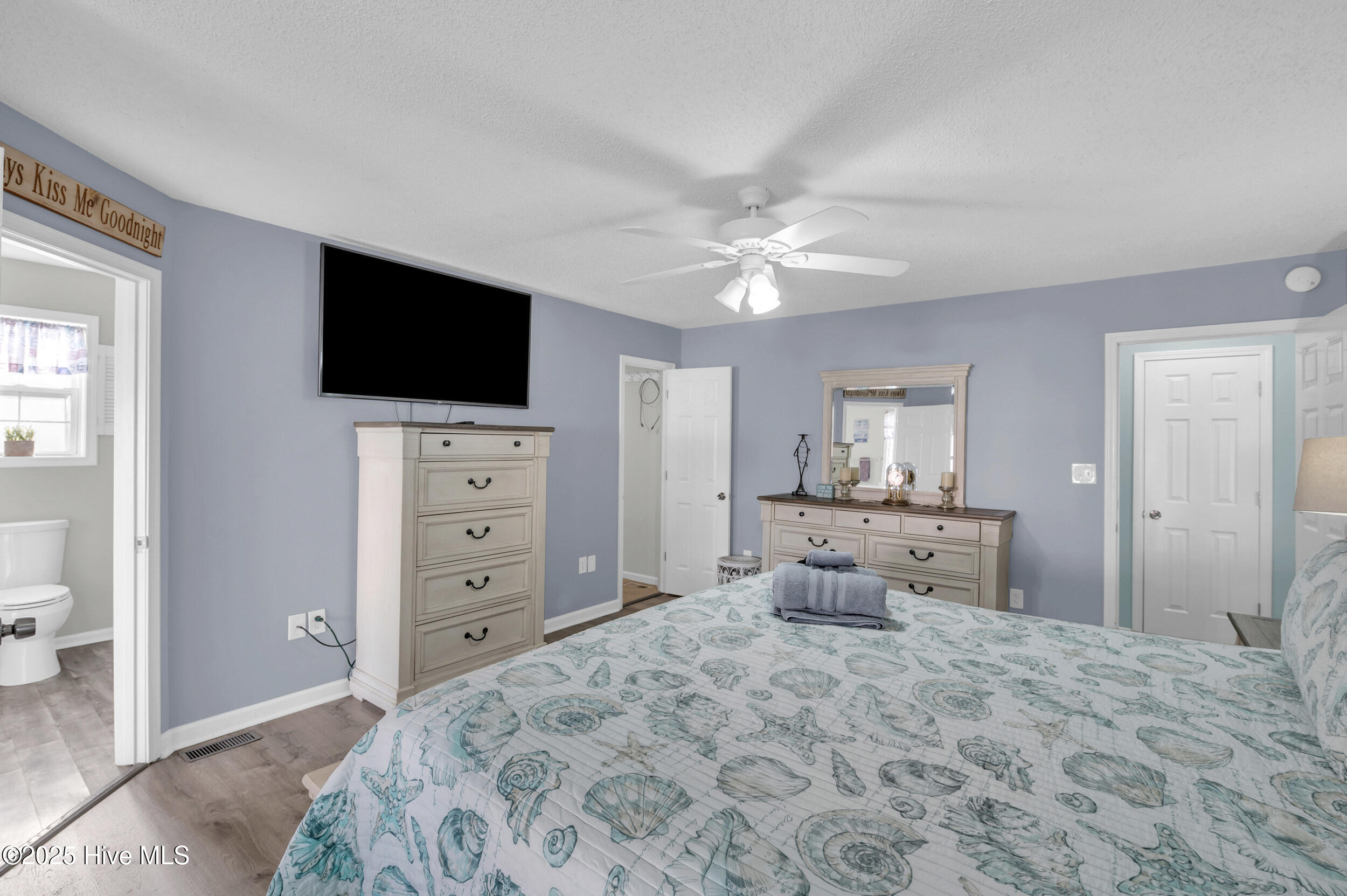 100543917 | Photo 27