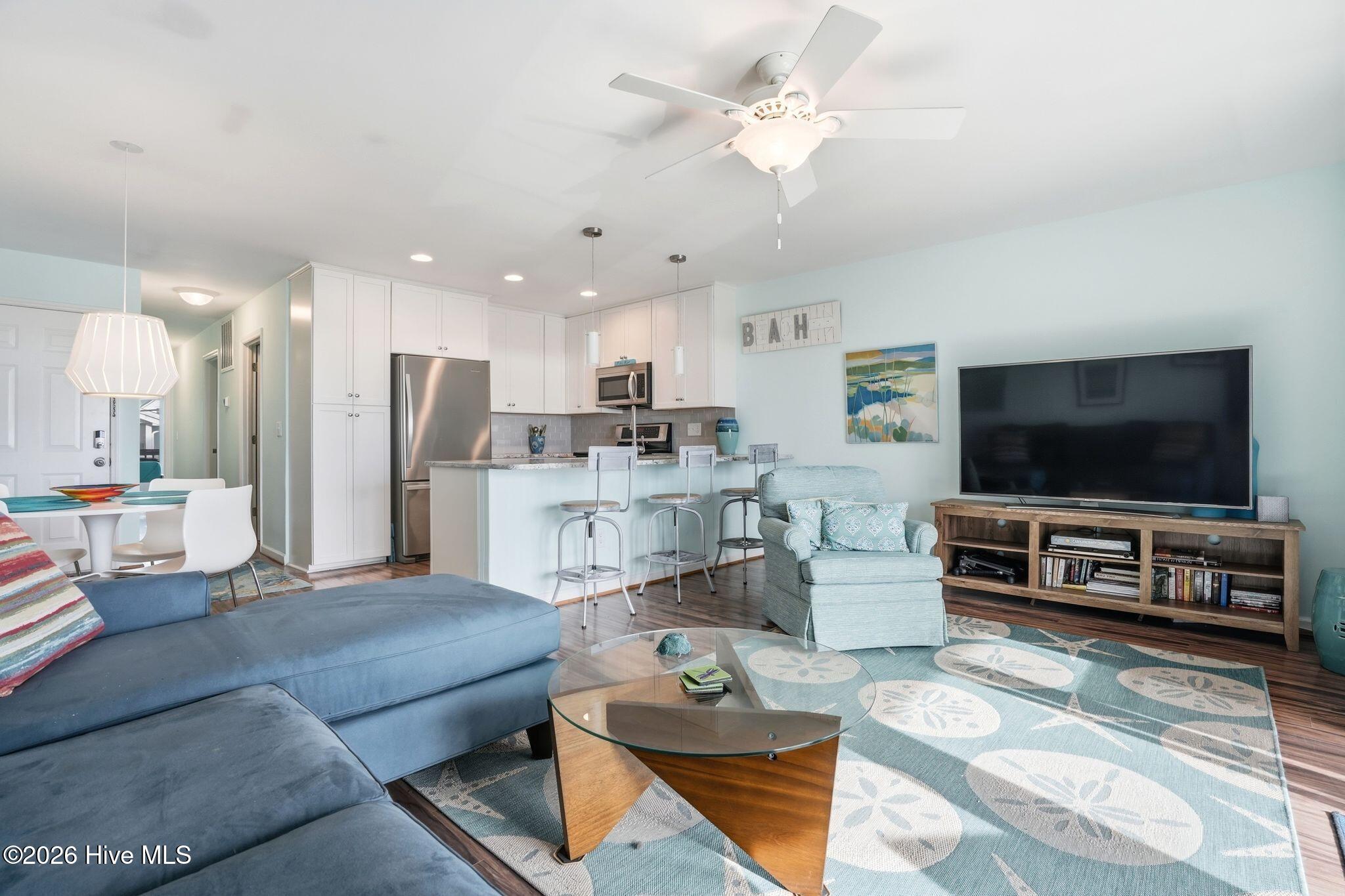 100557283 | Photo 11