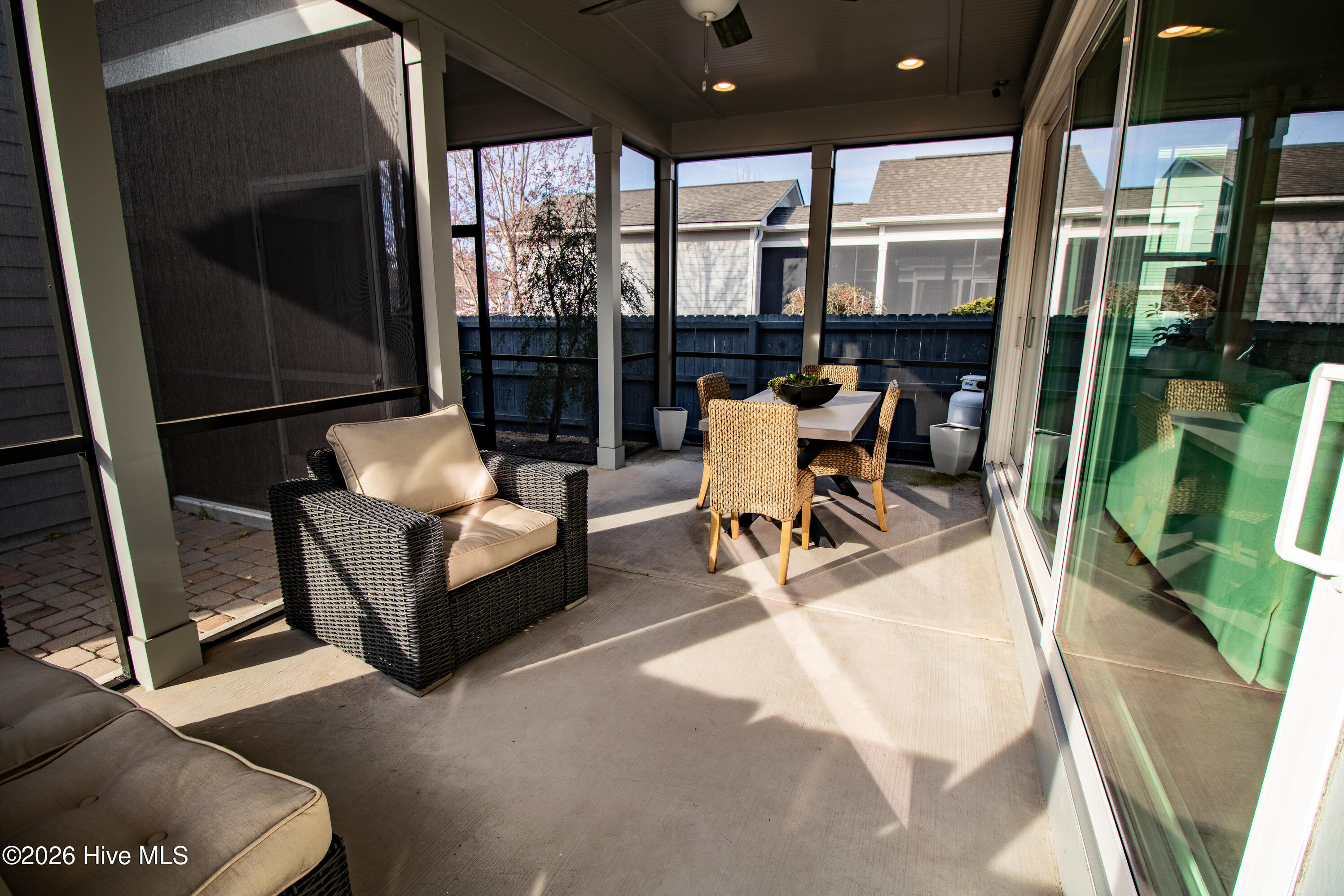 100552497 | Photo 46