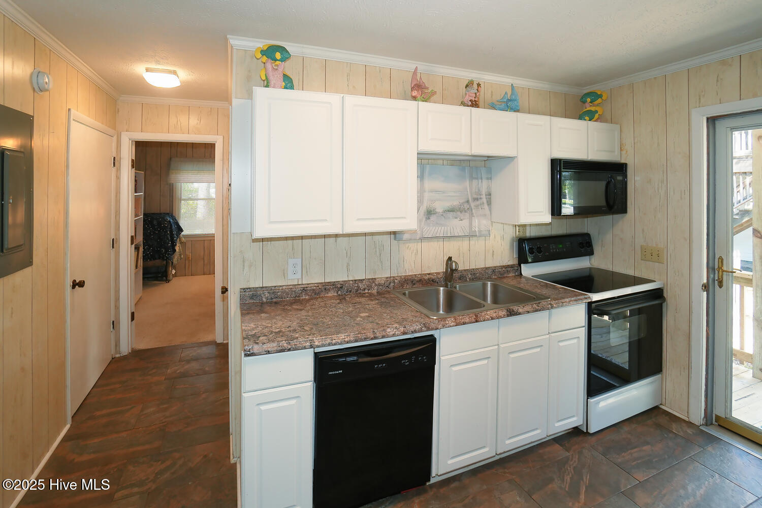 100528234 | Photo 11