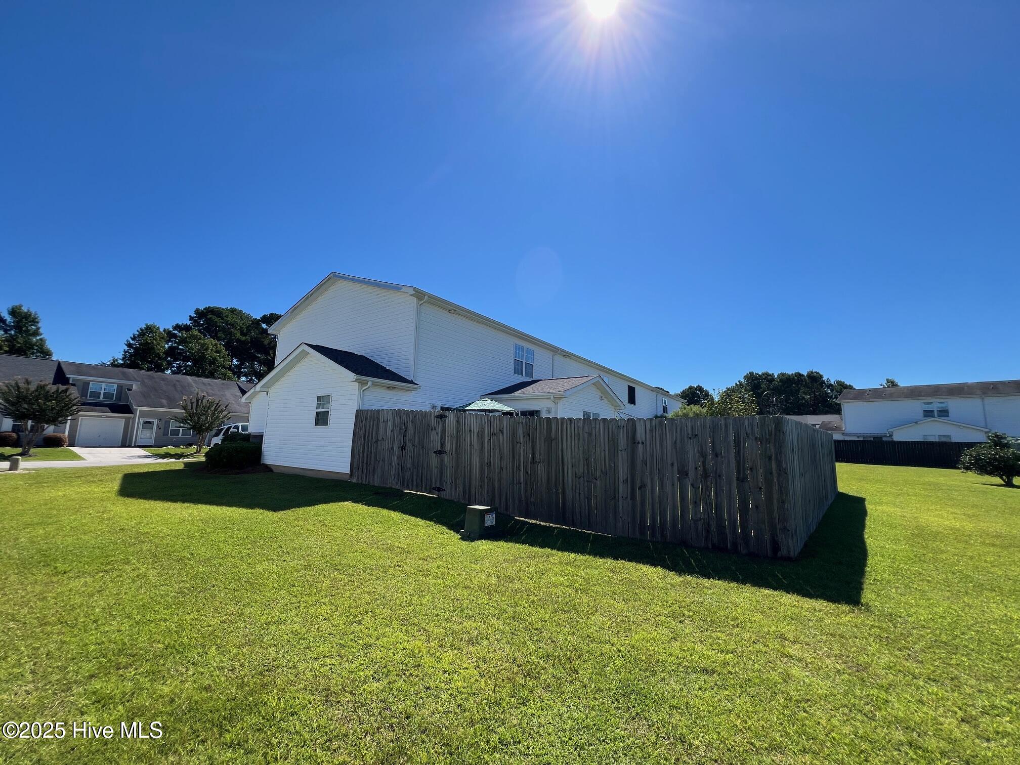 137 Jessie Circle, Hubert, NC 28539 – photo 4: 4 Back view
