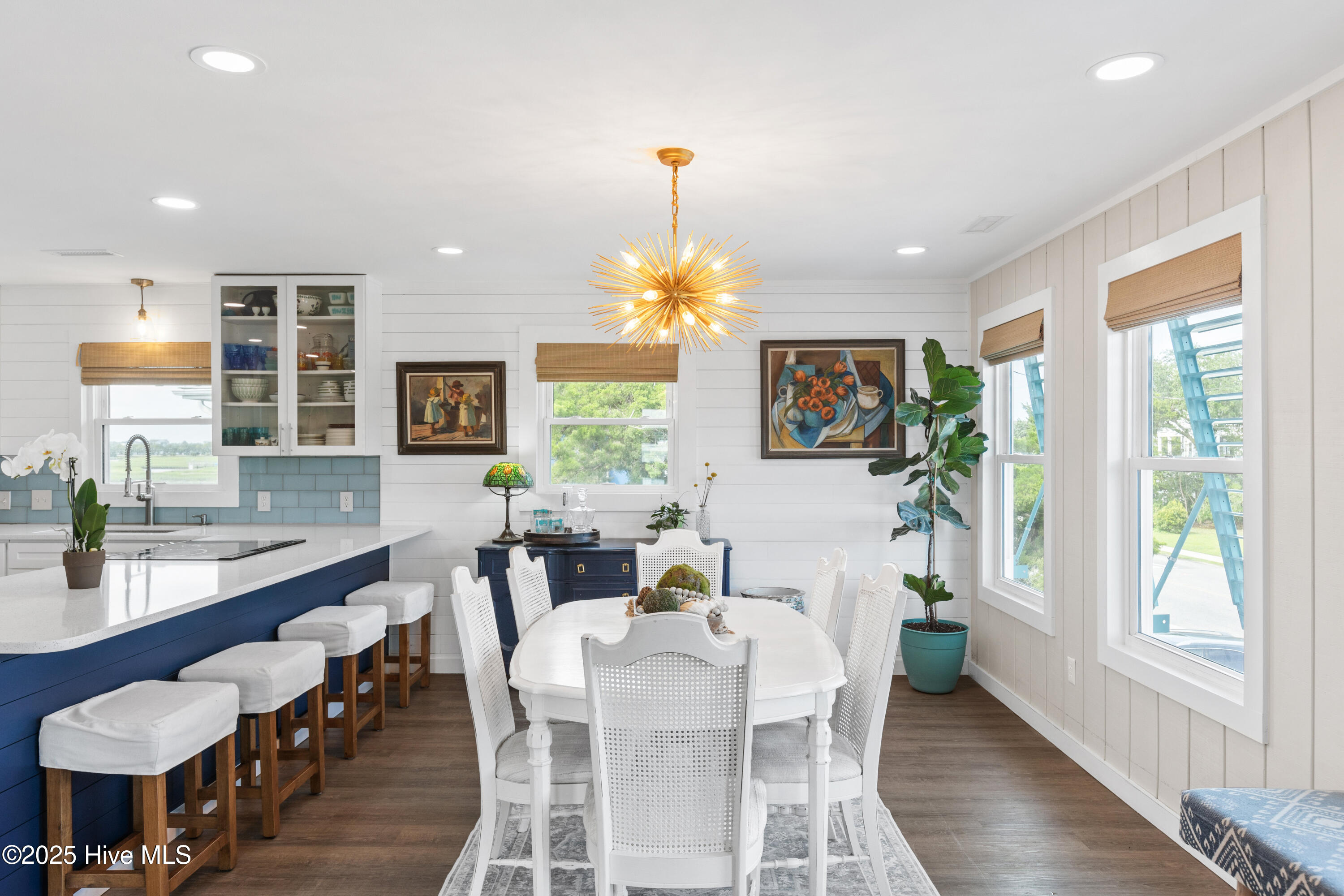 100567814 | Photo 12