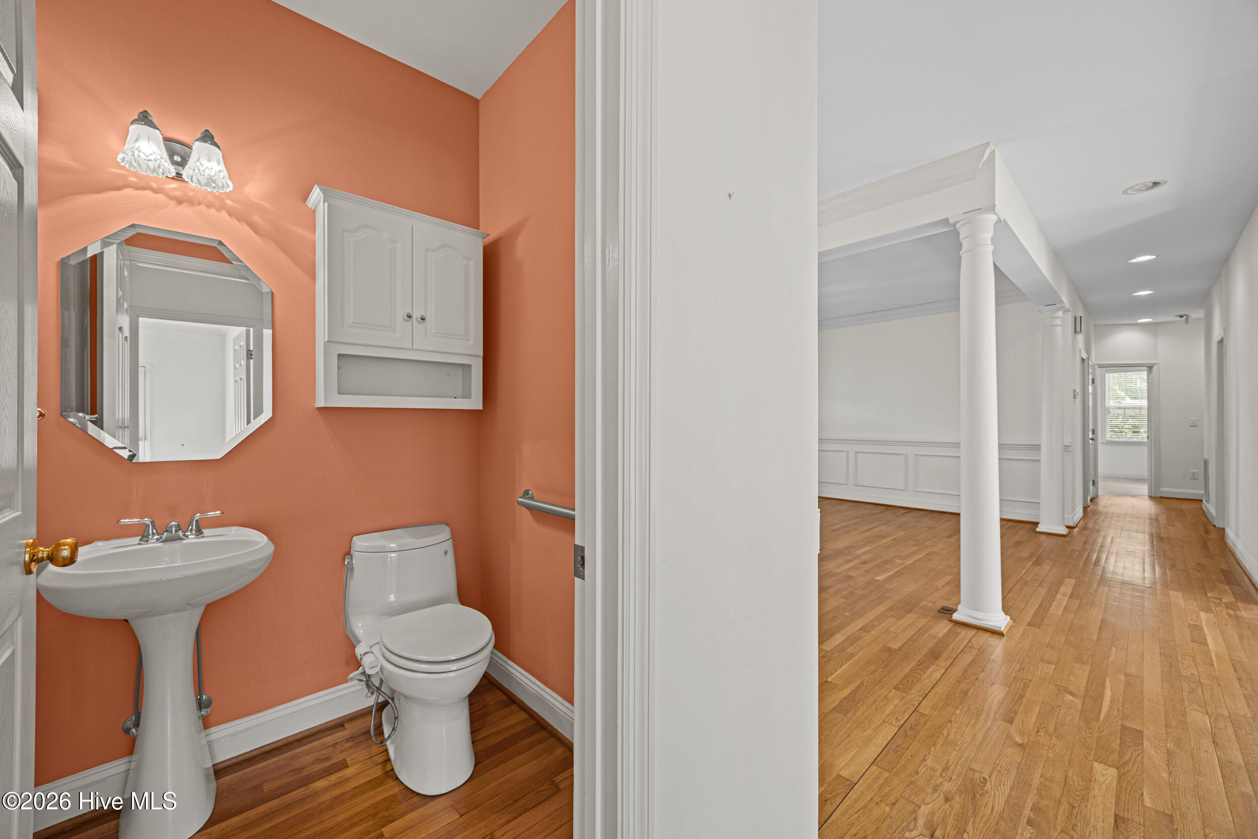 100569840 | Photo 10