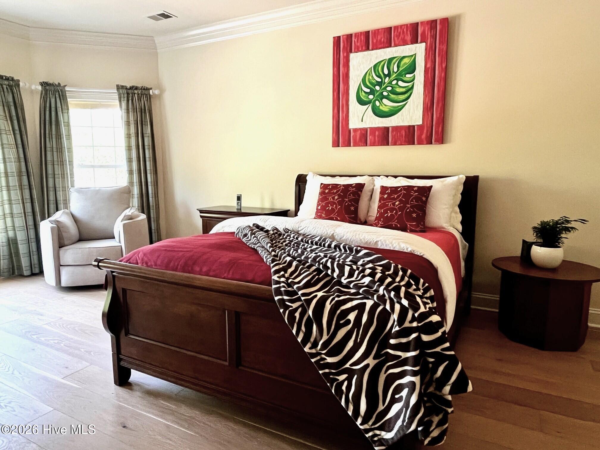 100566129 | Photo 21