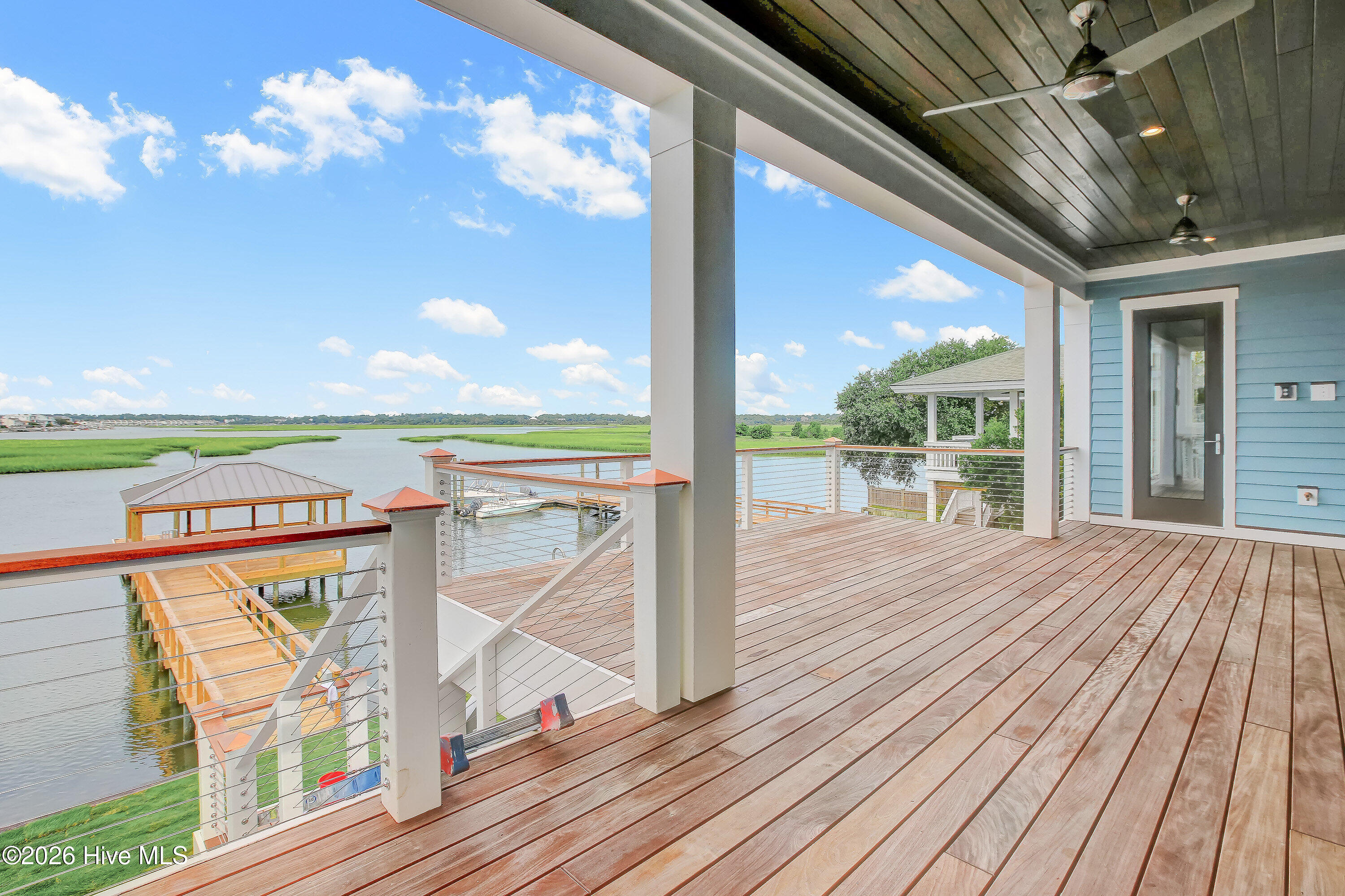 100563584 | Photo 40