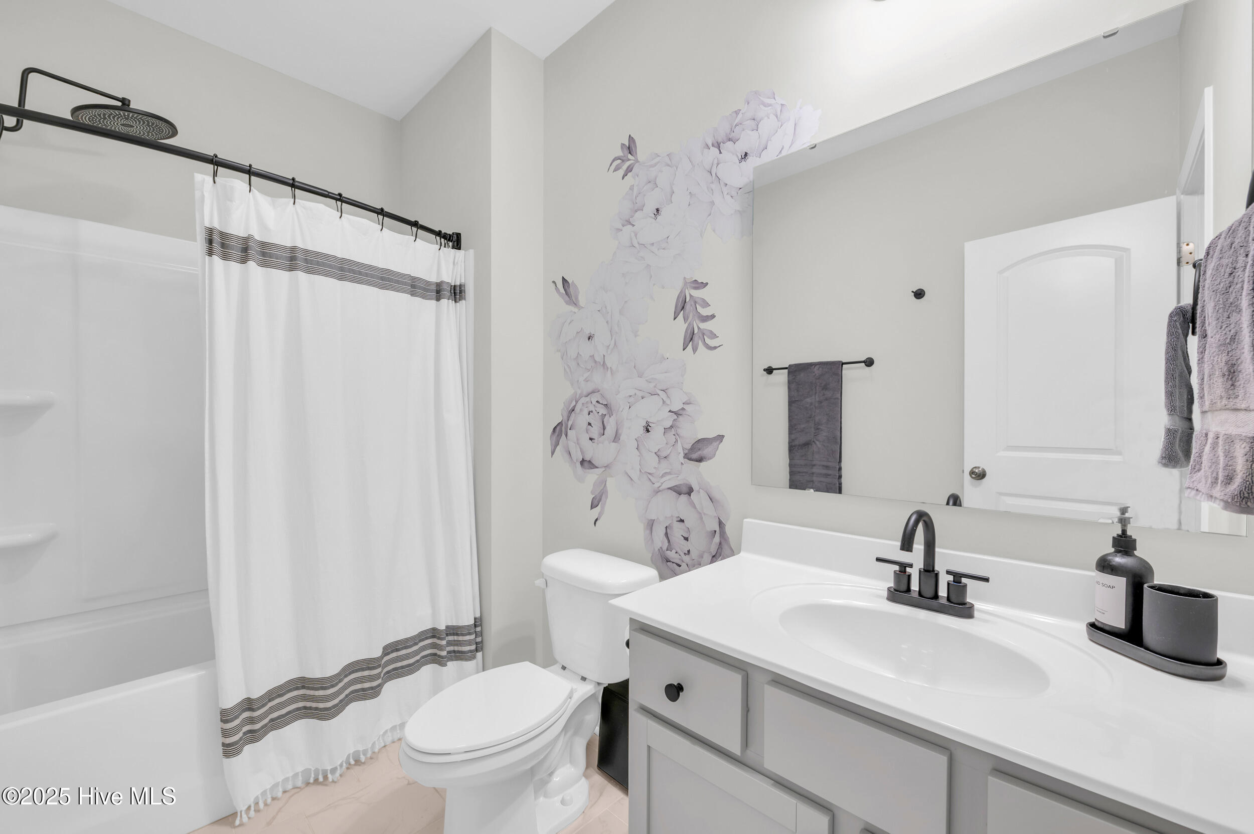 100527570 | Photo 22