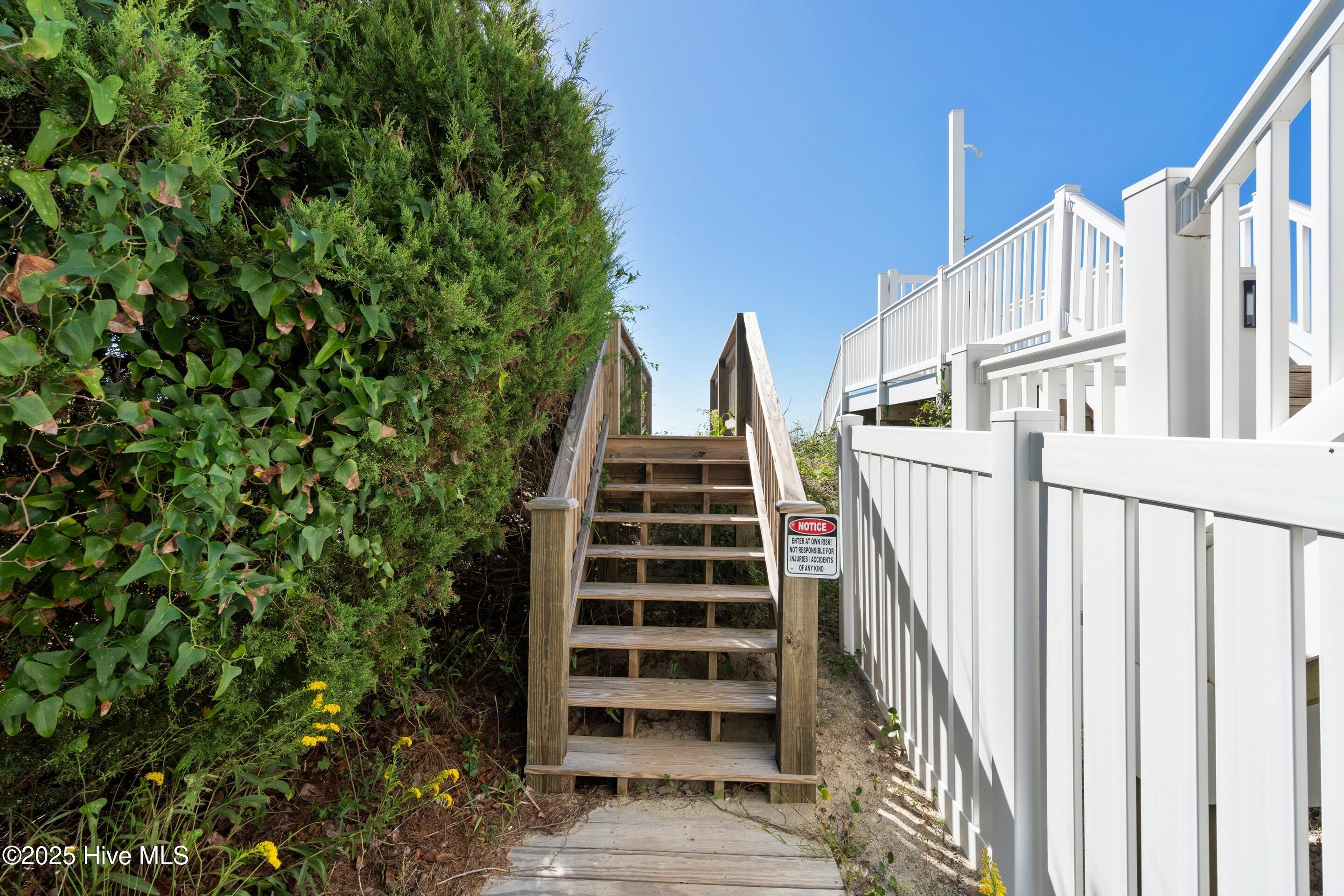 100536770 | Photo 58