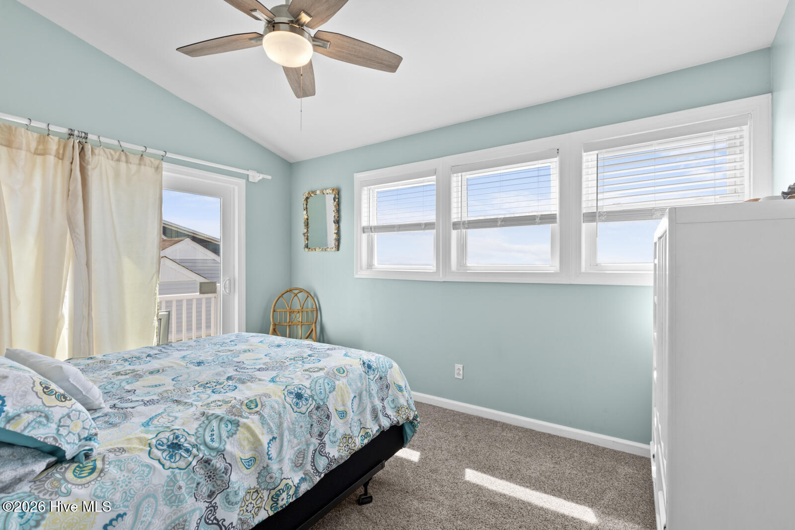 100569371 | Photo 31