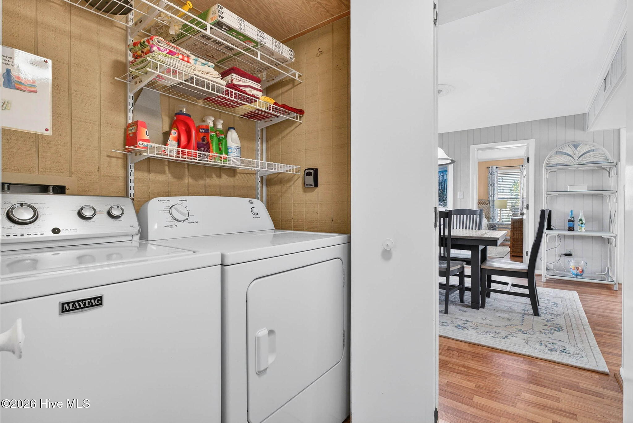 100562824 | Photo 26