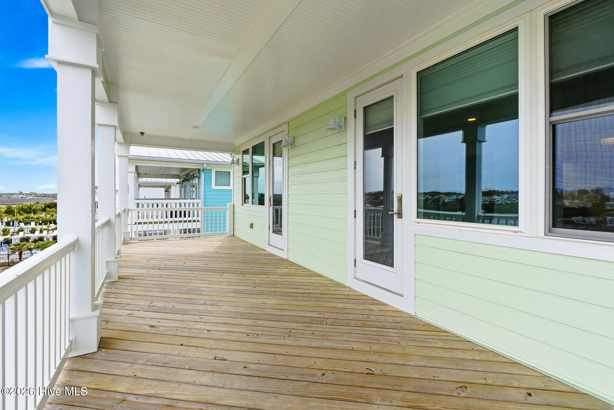 100564360 | Photo 37