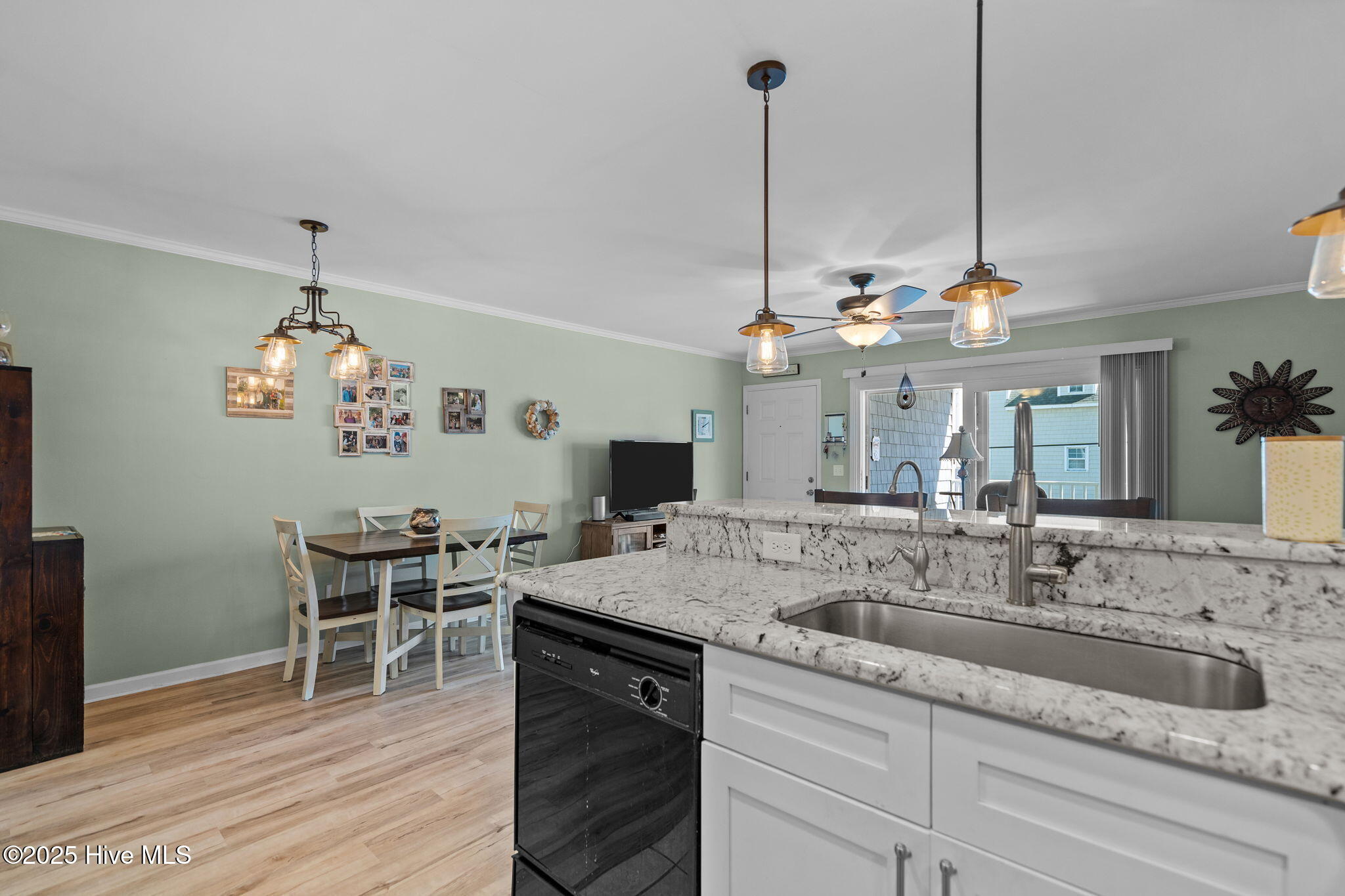 Homes for sale in Carolina Beach, NC | 1305 Carolina Beach Ave N #Apt 1a, Carolina Beach, NC 28428 | MLS# 100538407