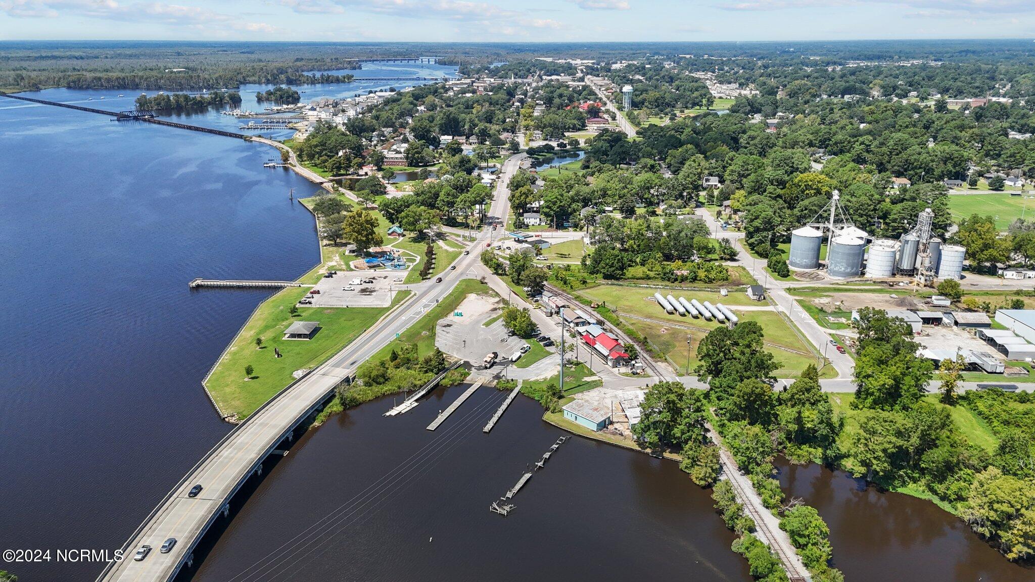 1054 E Main Street, Washington, NC, 27889