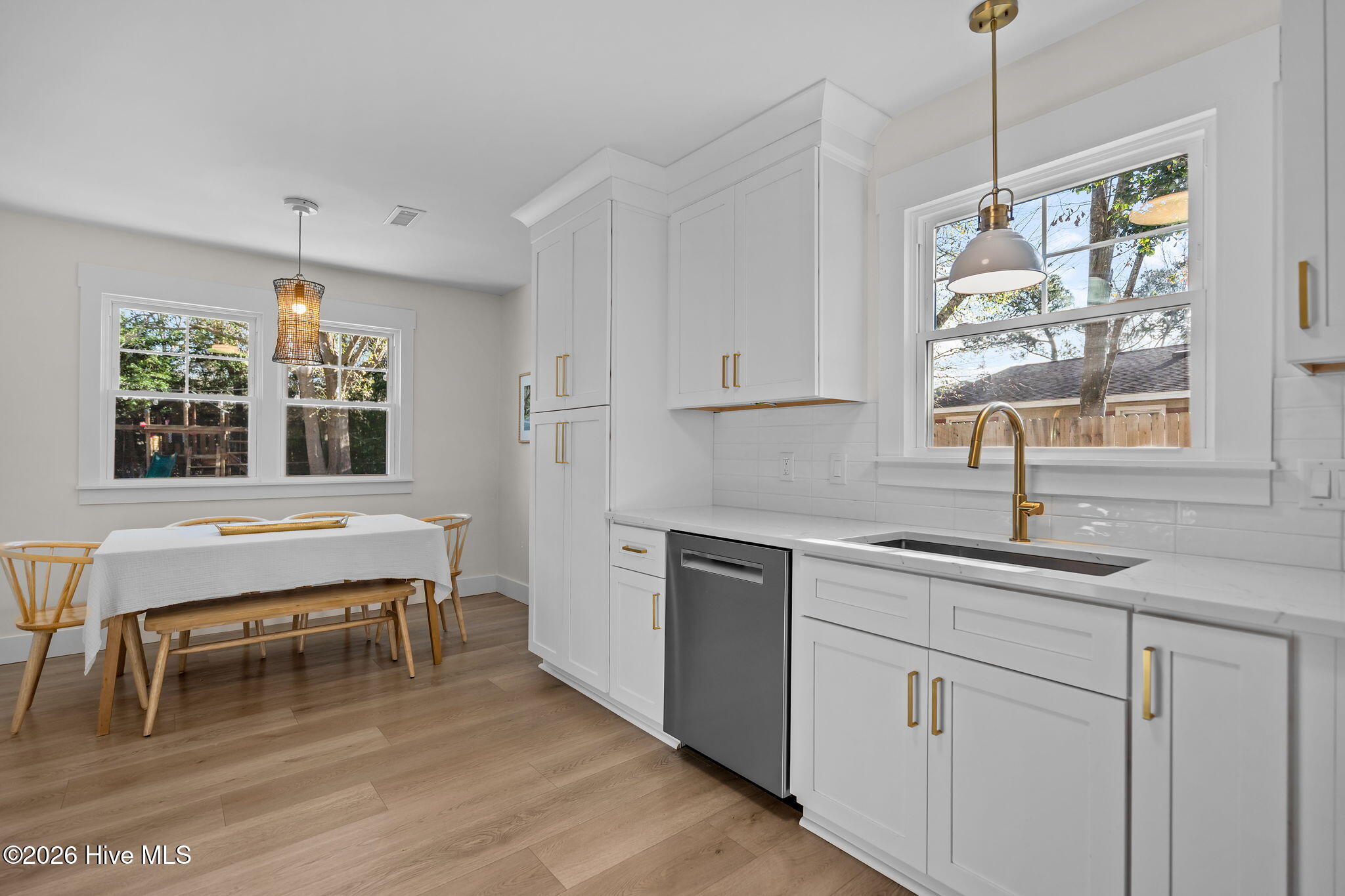 100552729 | Photo 16