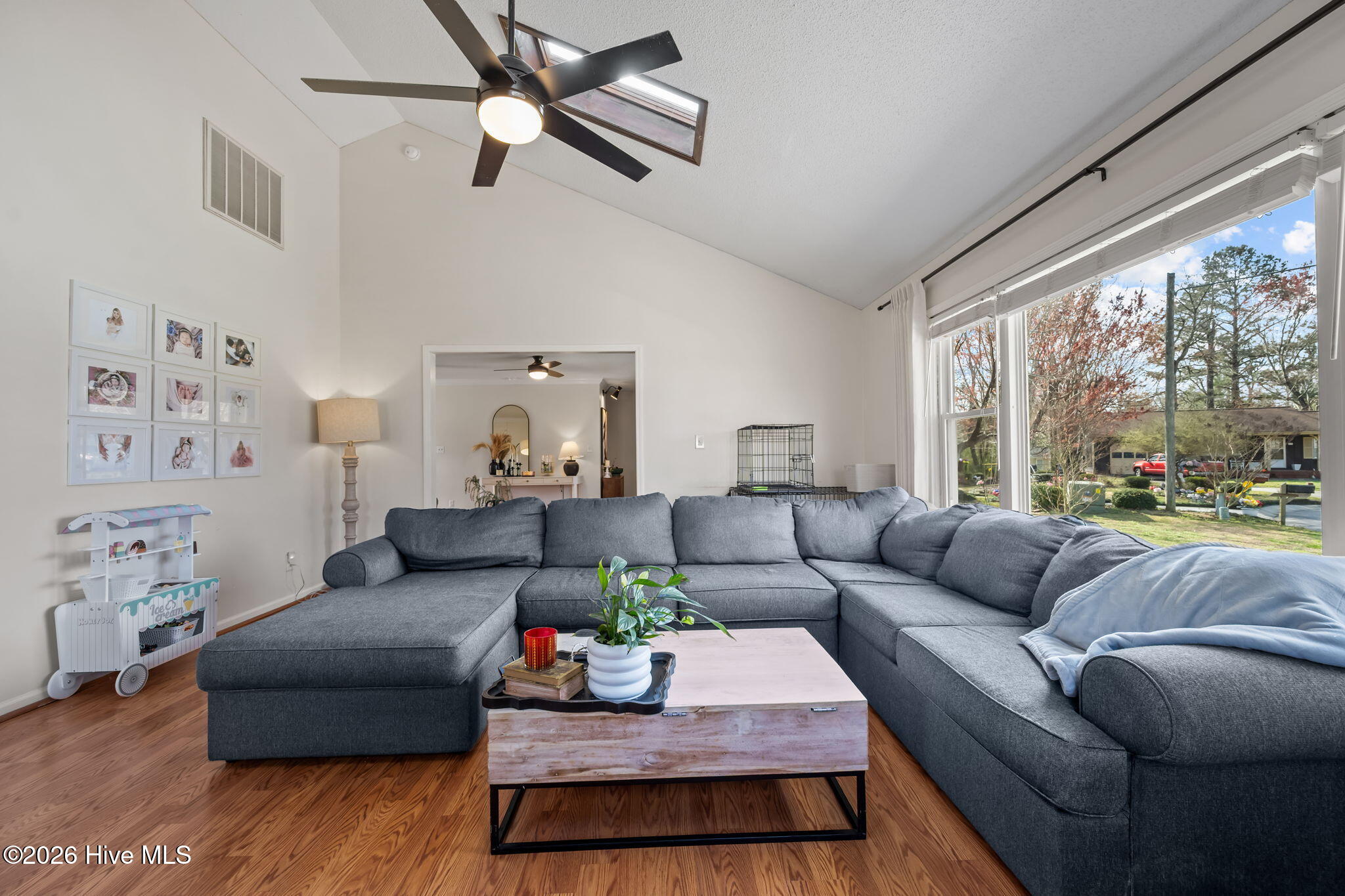 100559332 | Photo 20