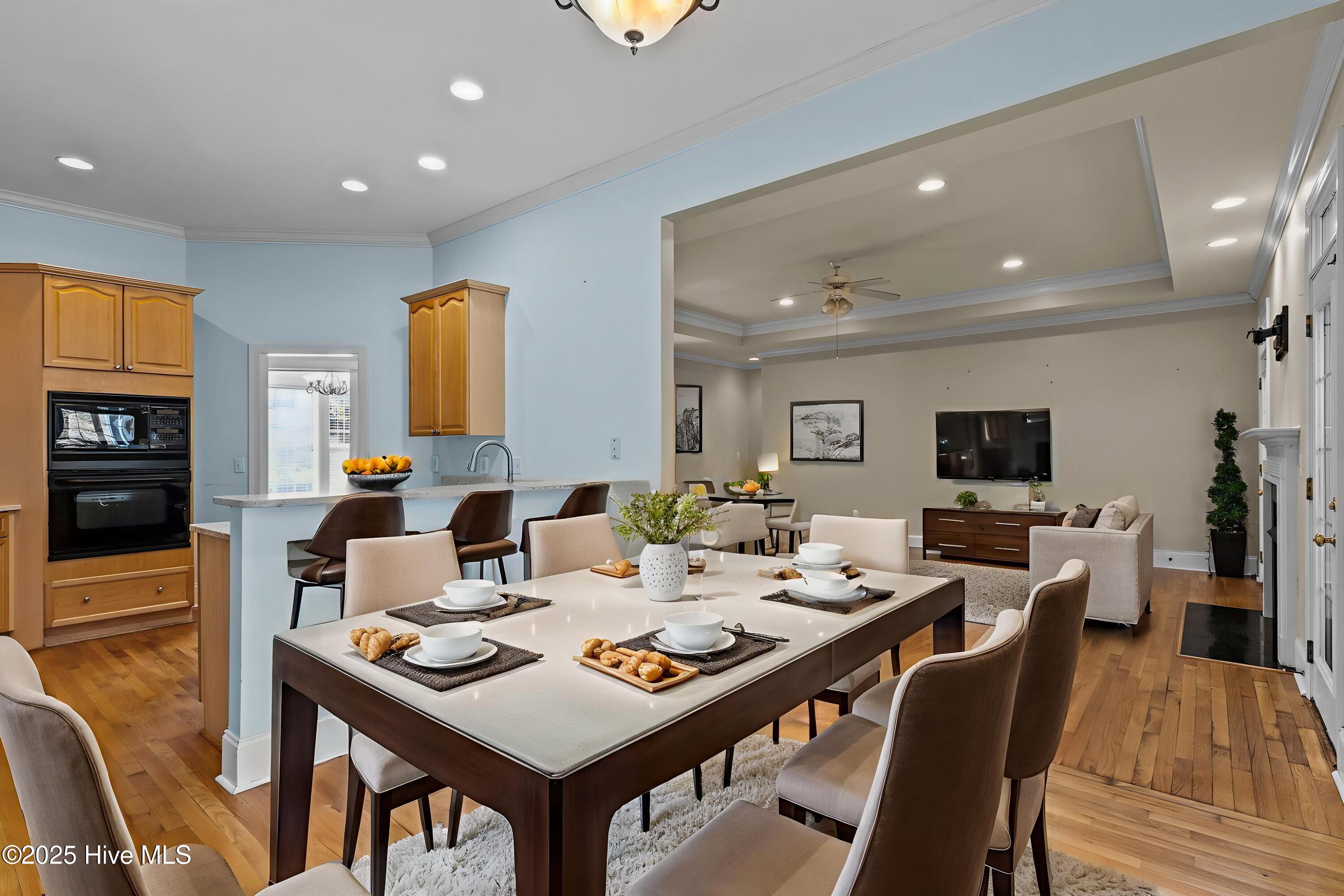 100538095 | Photo 25