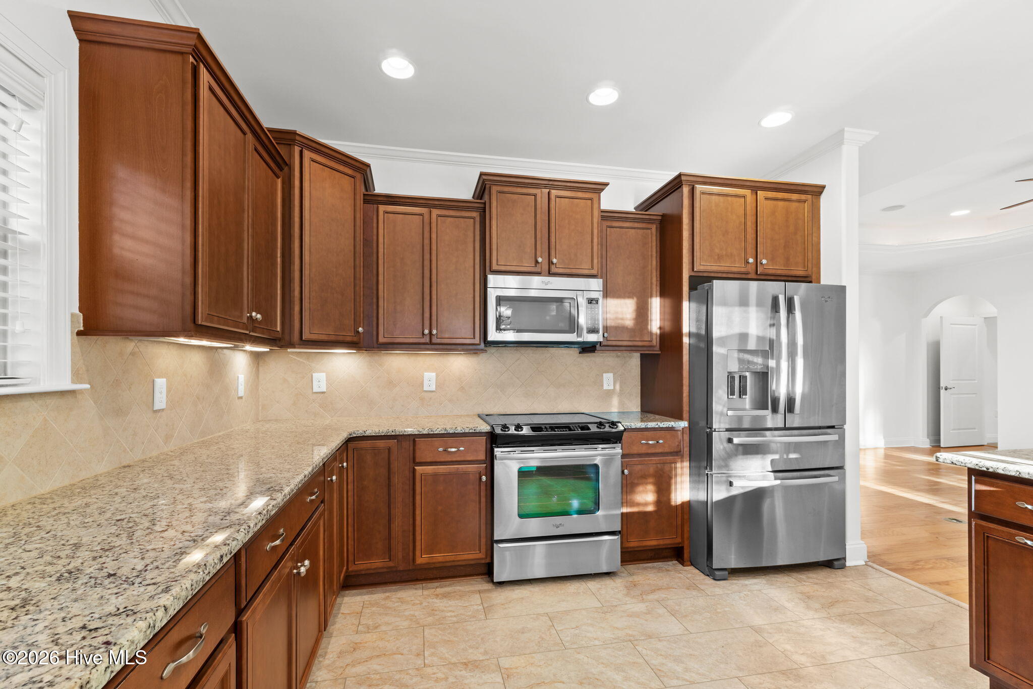 100547610 | Photo 12