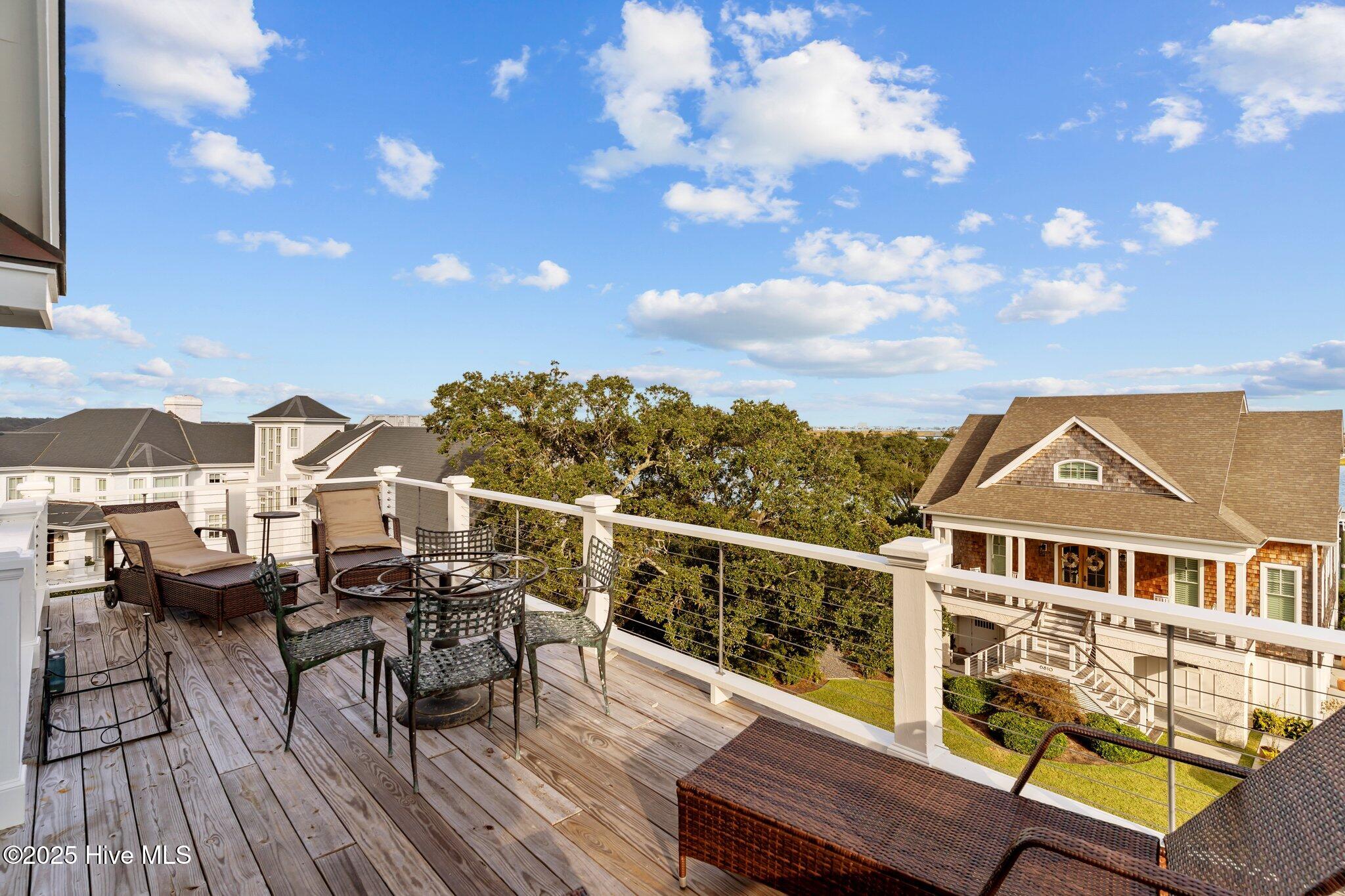 100525700 | Photo 49