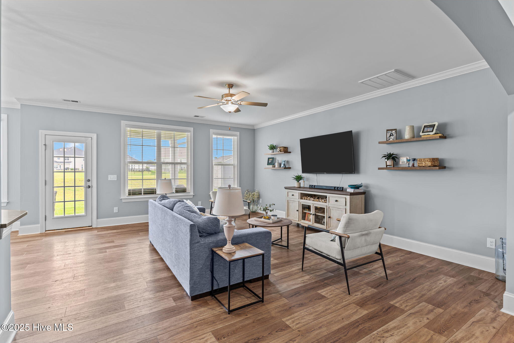 100525303 | Photo 29