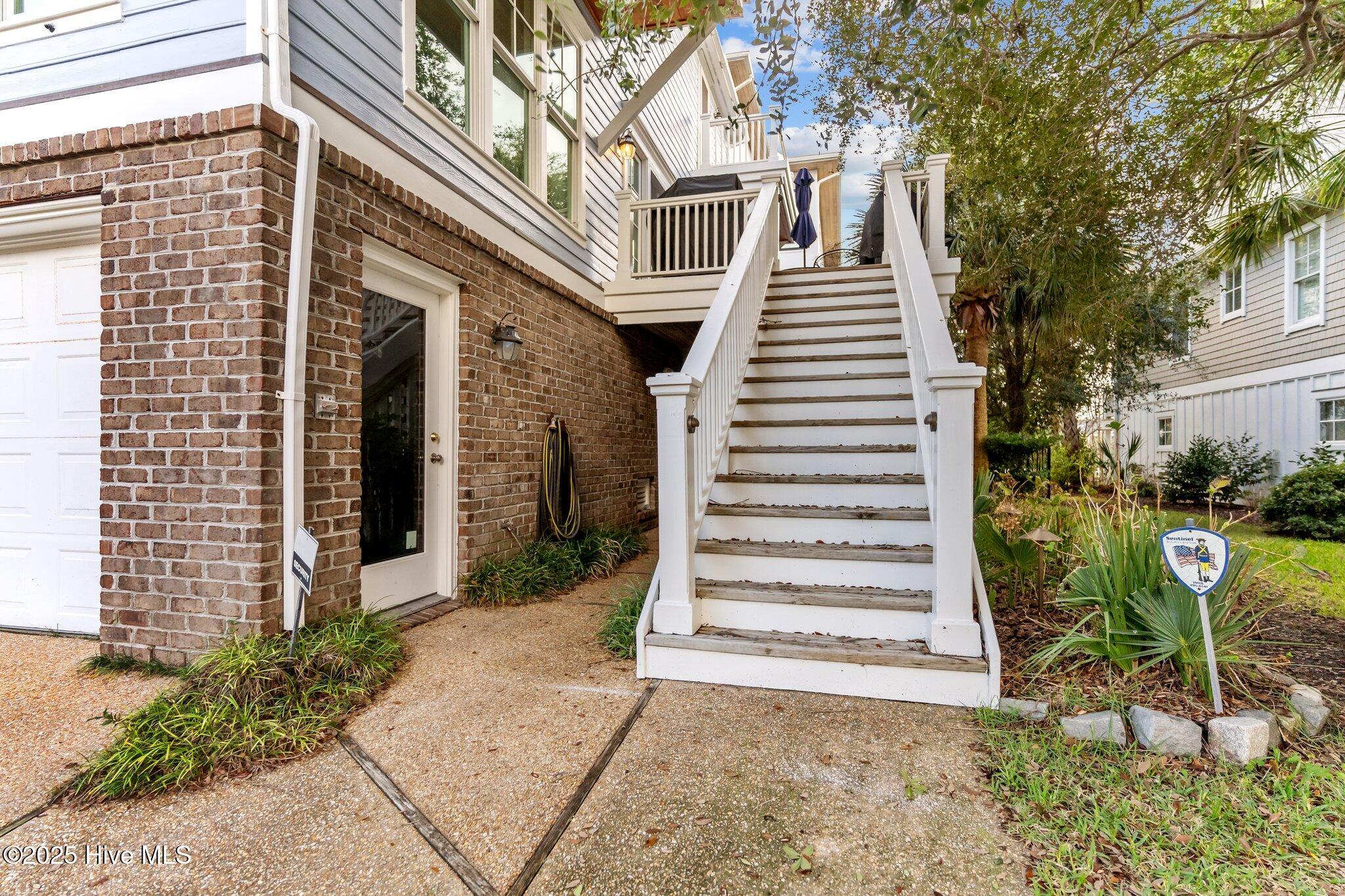 100525700 | Photo 59