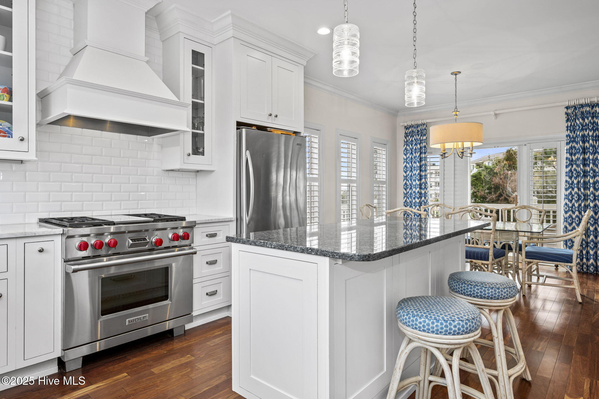 100544331 | Photo 28