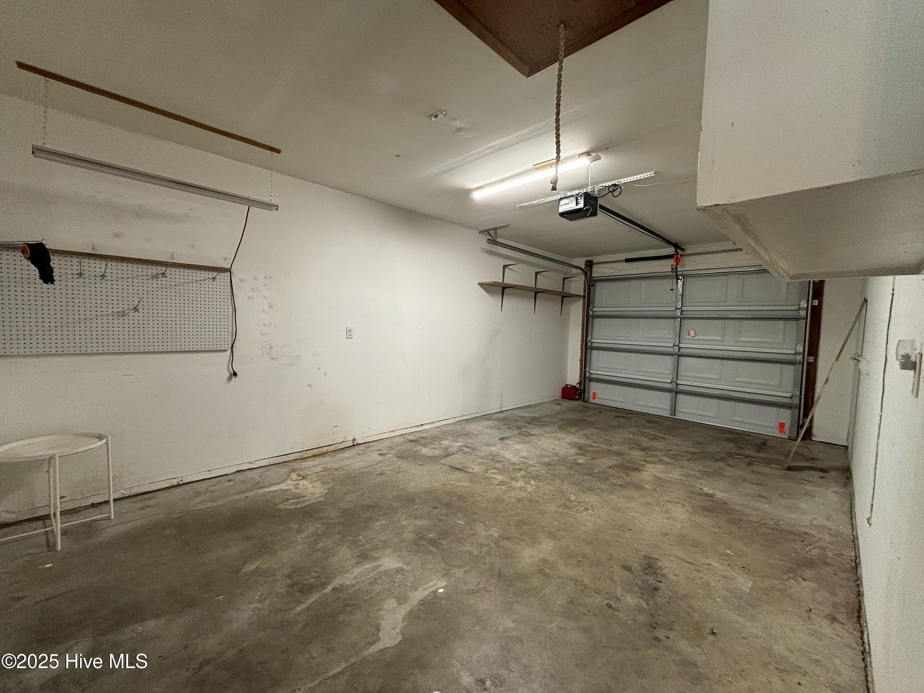 100544457 | Photo 17