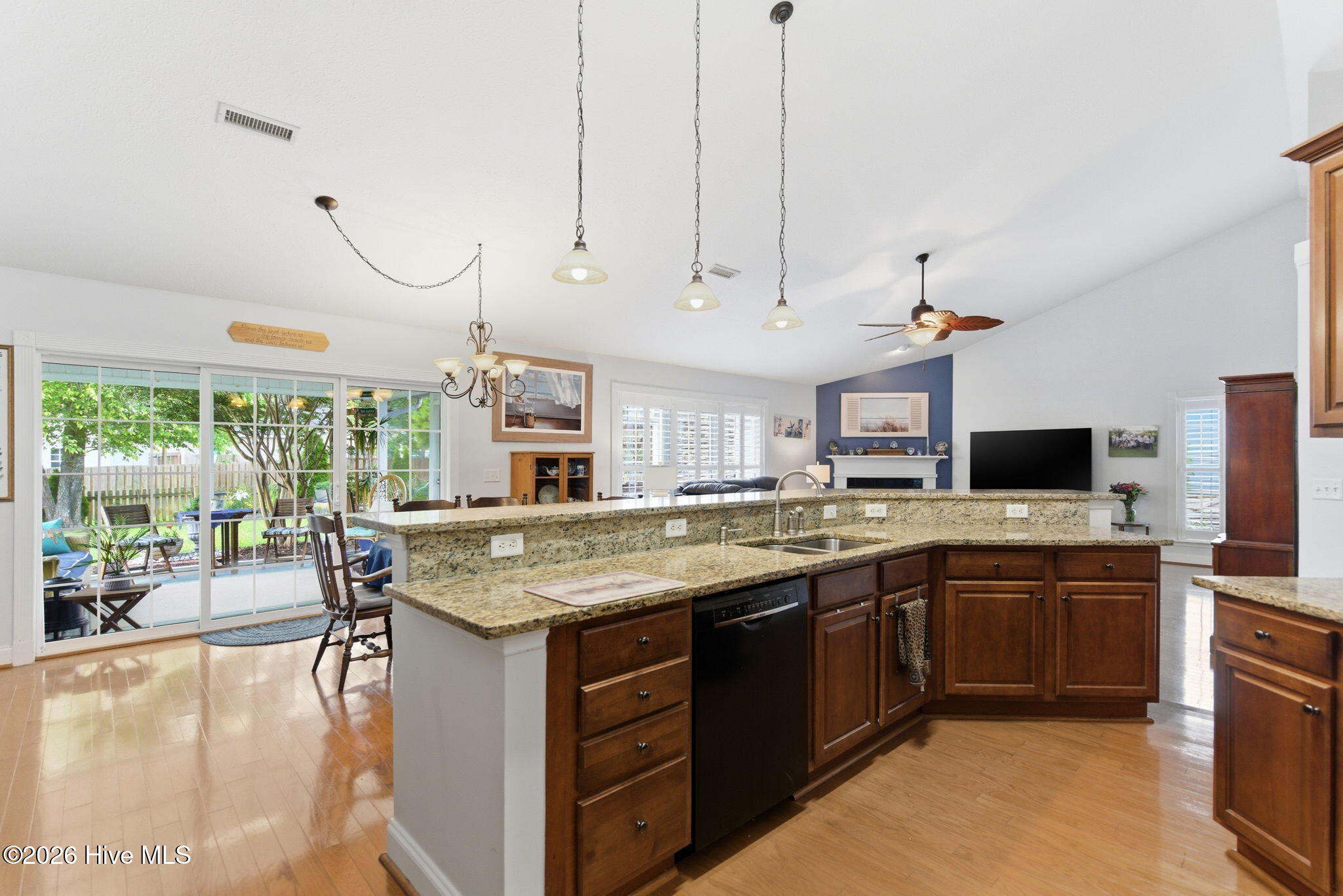 206 Heartwood Drive, Hampstead, NC 28443 Listing Photo  14