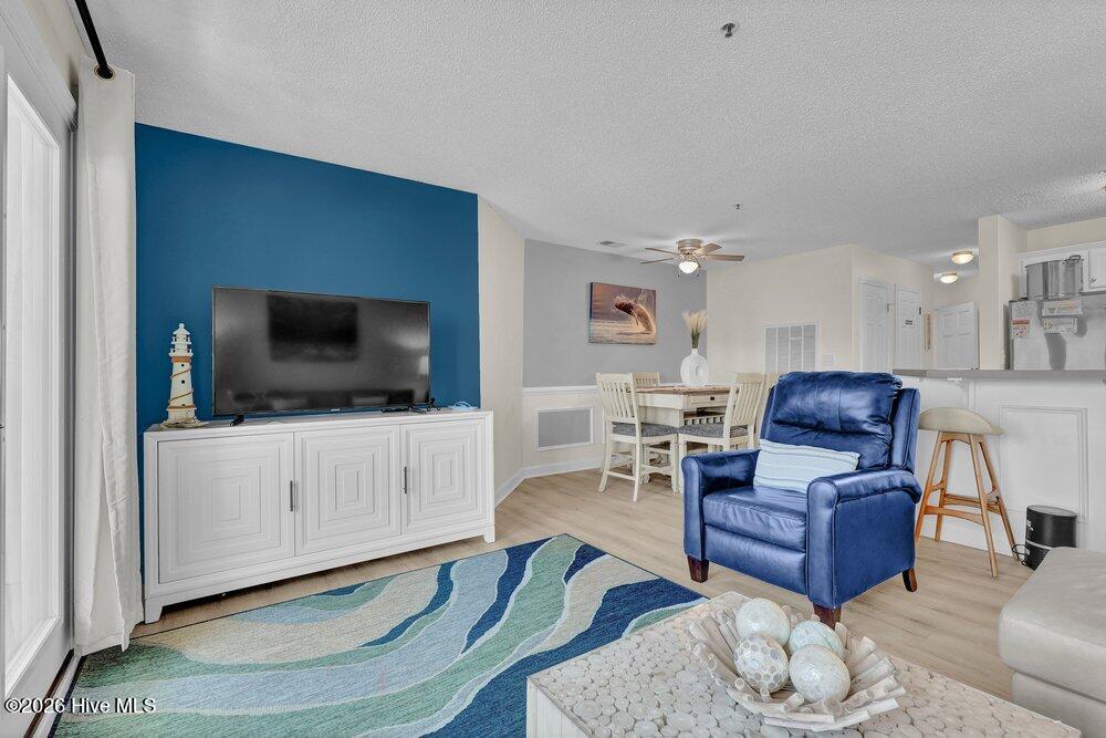 100569395 | Photo 12