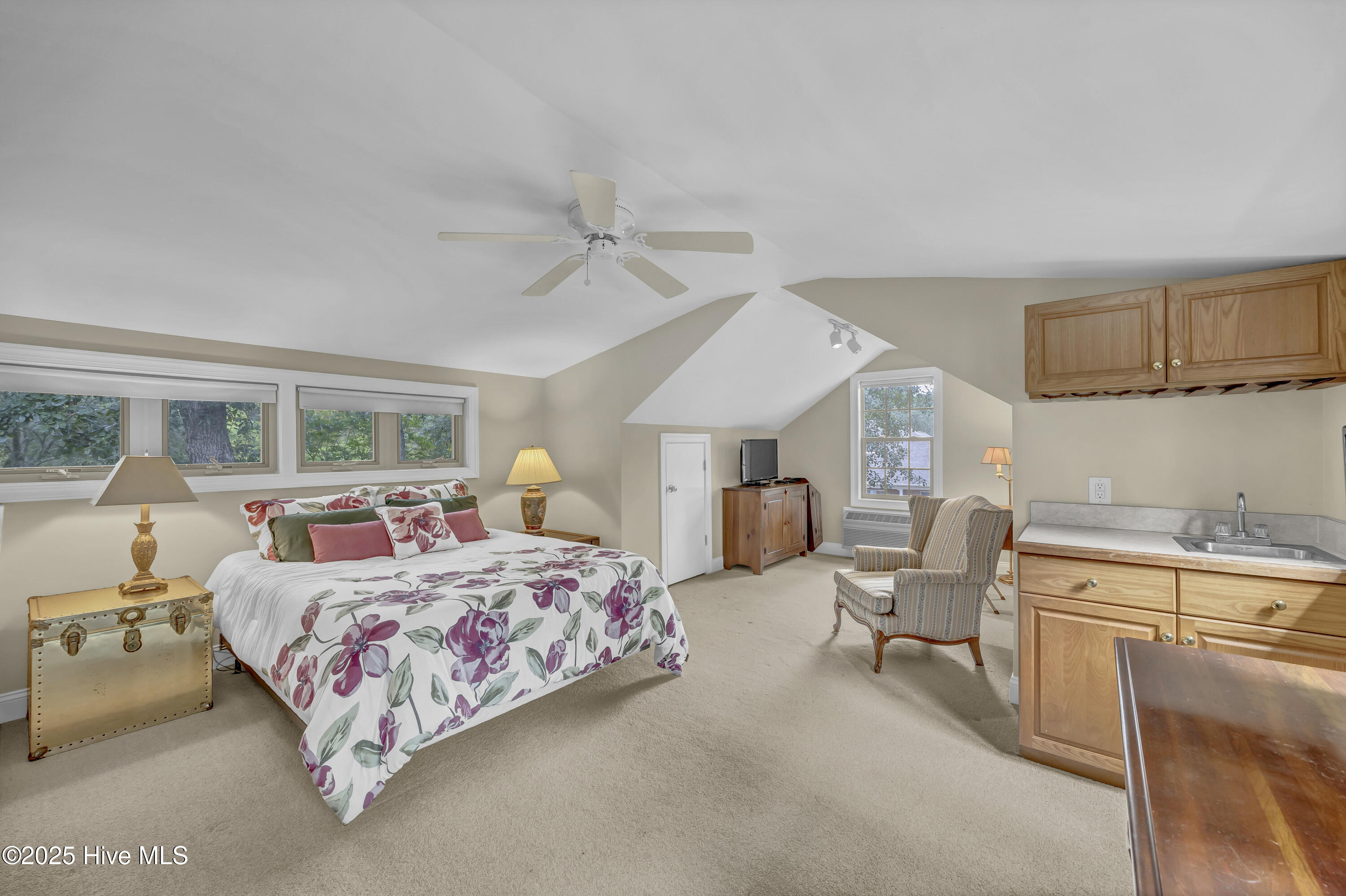 100530959 | Photo 23