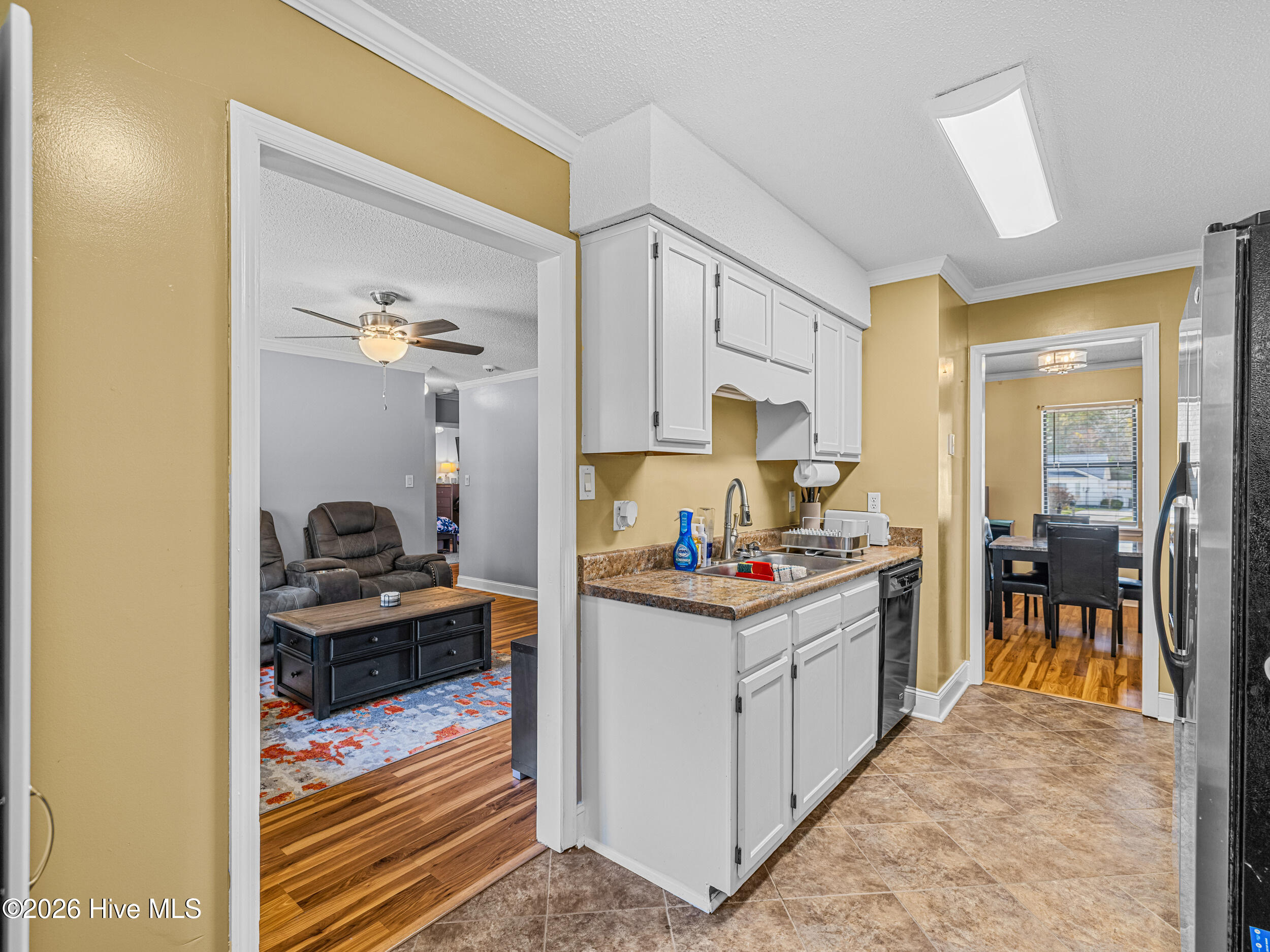 100561480 | Photo 20