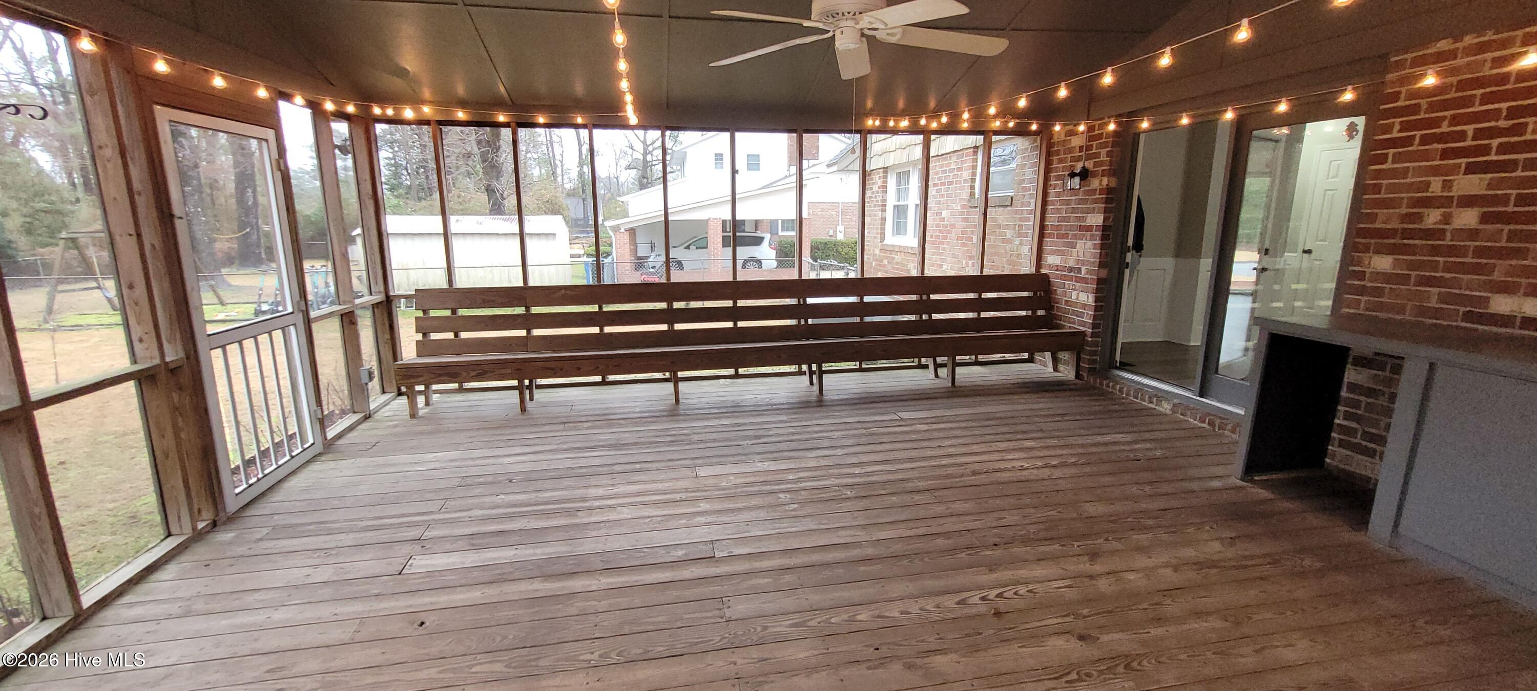 100551473 | Photo 44