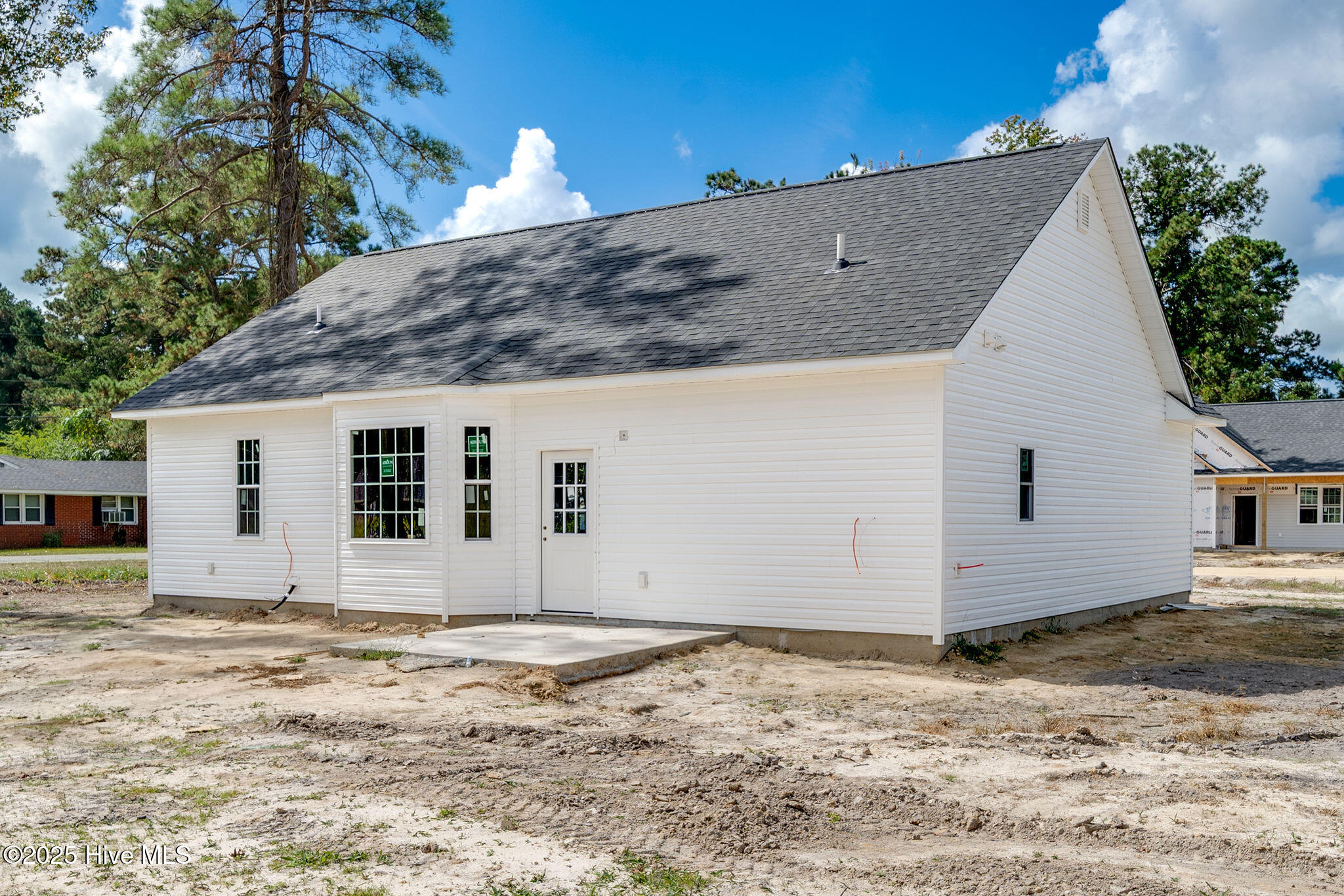 104 Doris Lane, Teachey, NC 28464 – photo 4: 318logcabin4