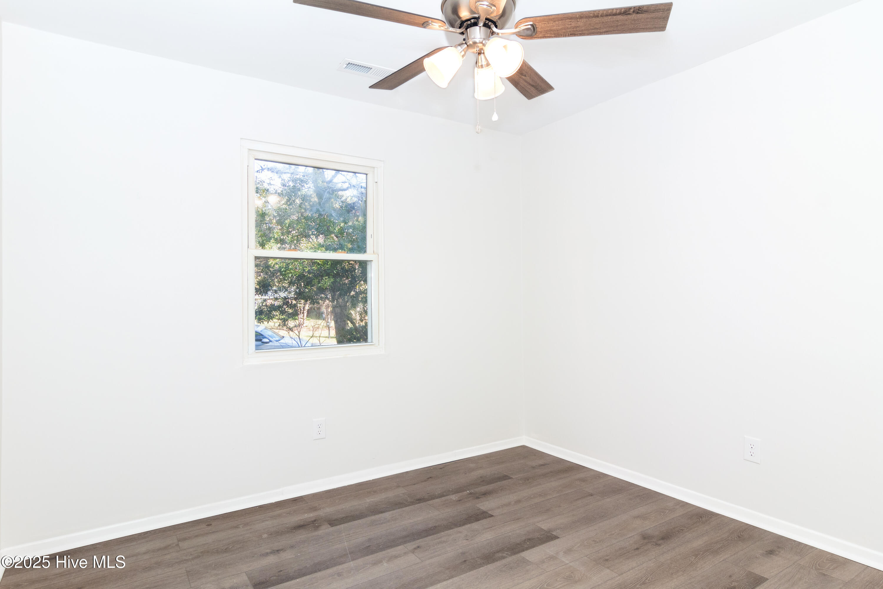 100541457 | Photo 43