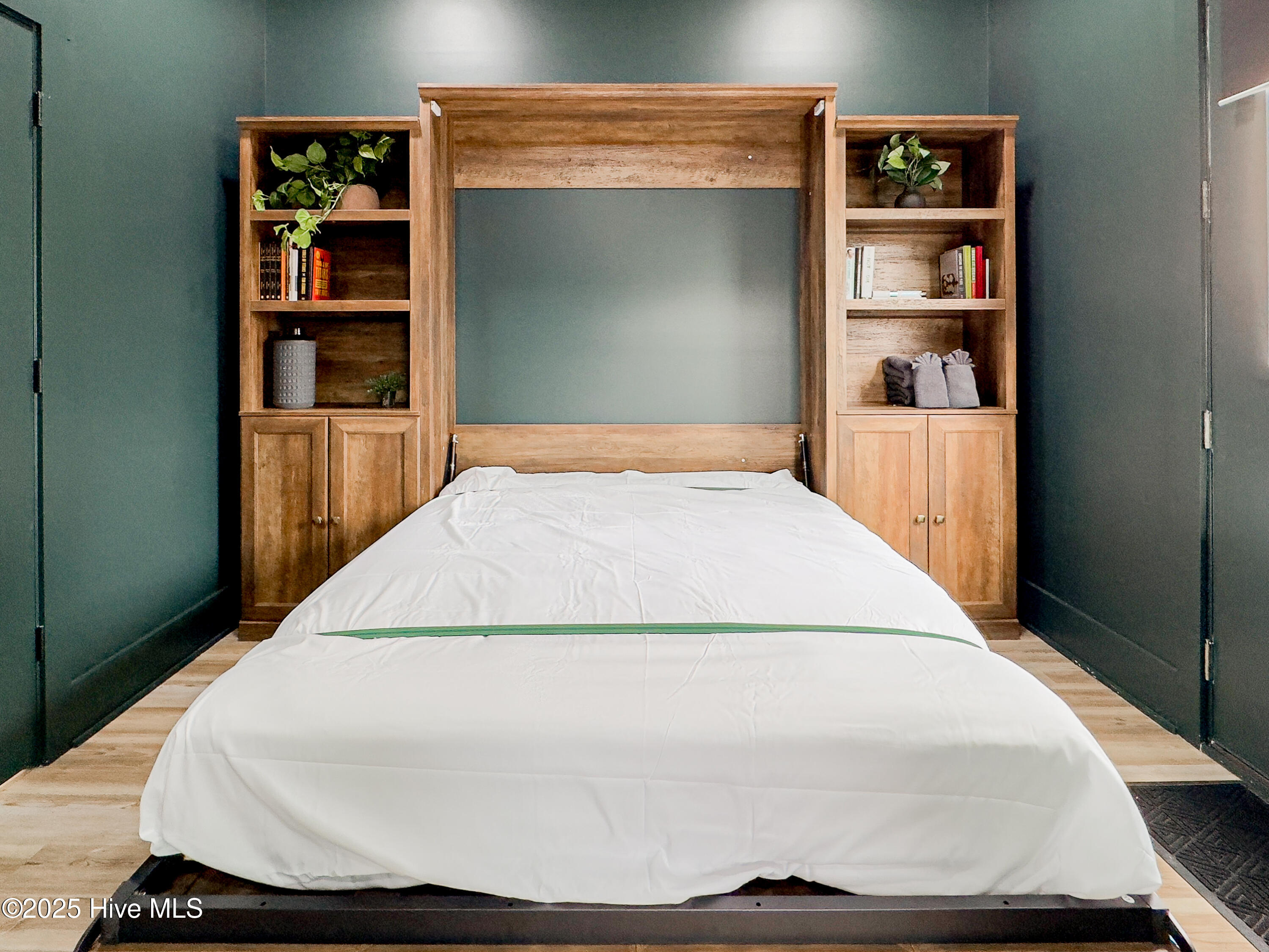 100537870 | Photo 17