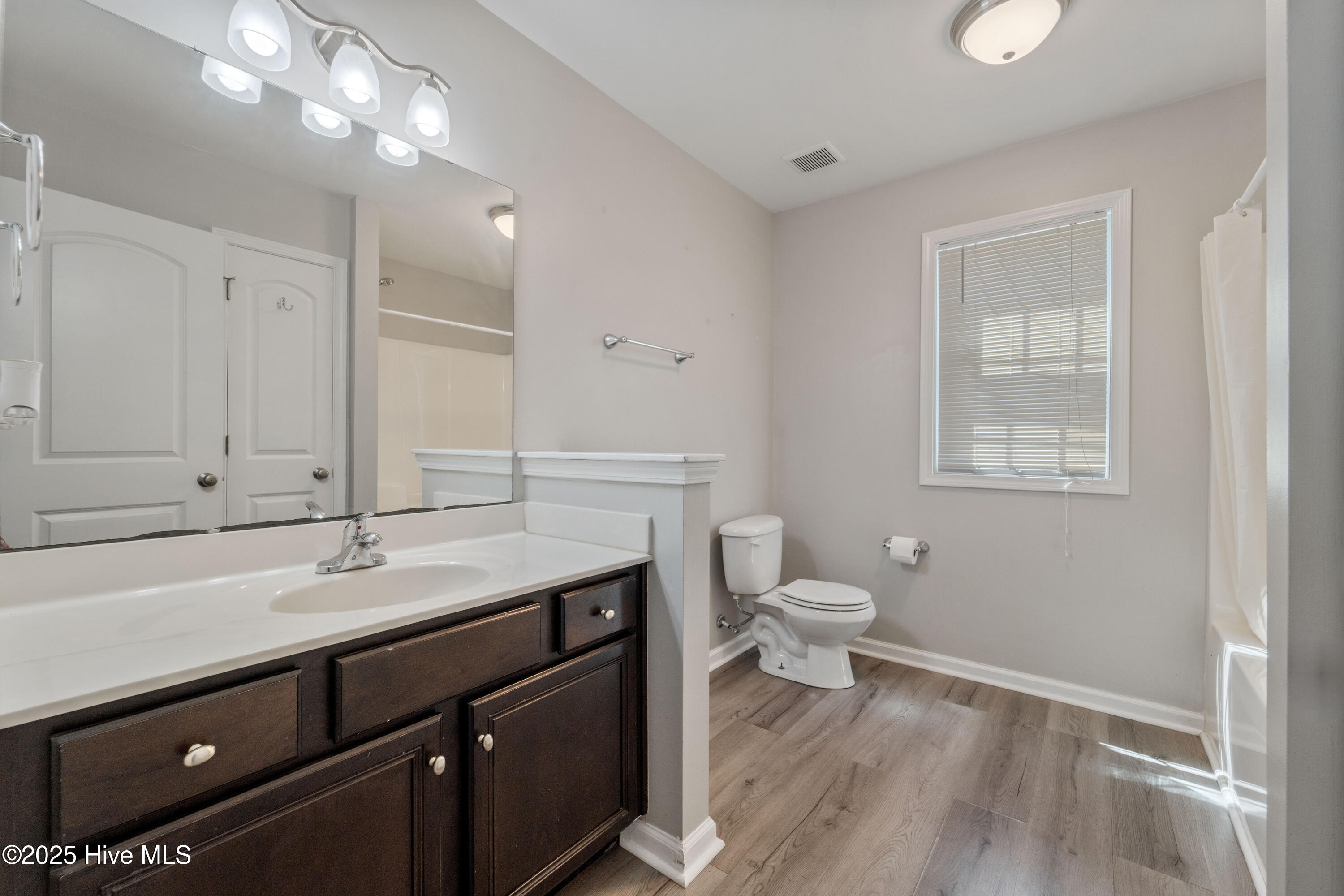 100529060 | Photo 38