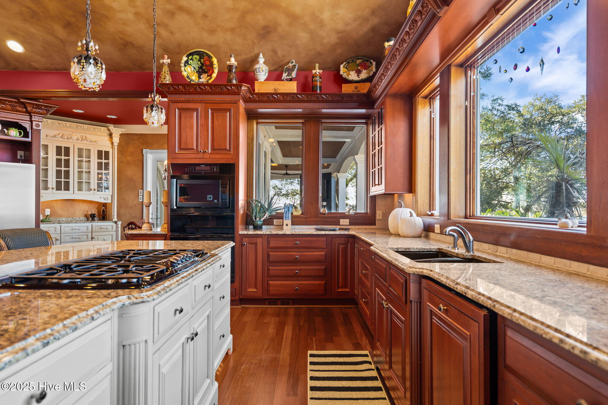 100547936 | Photo 23