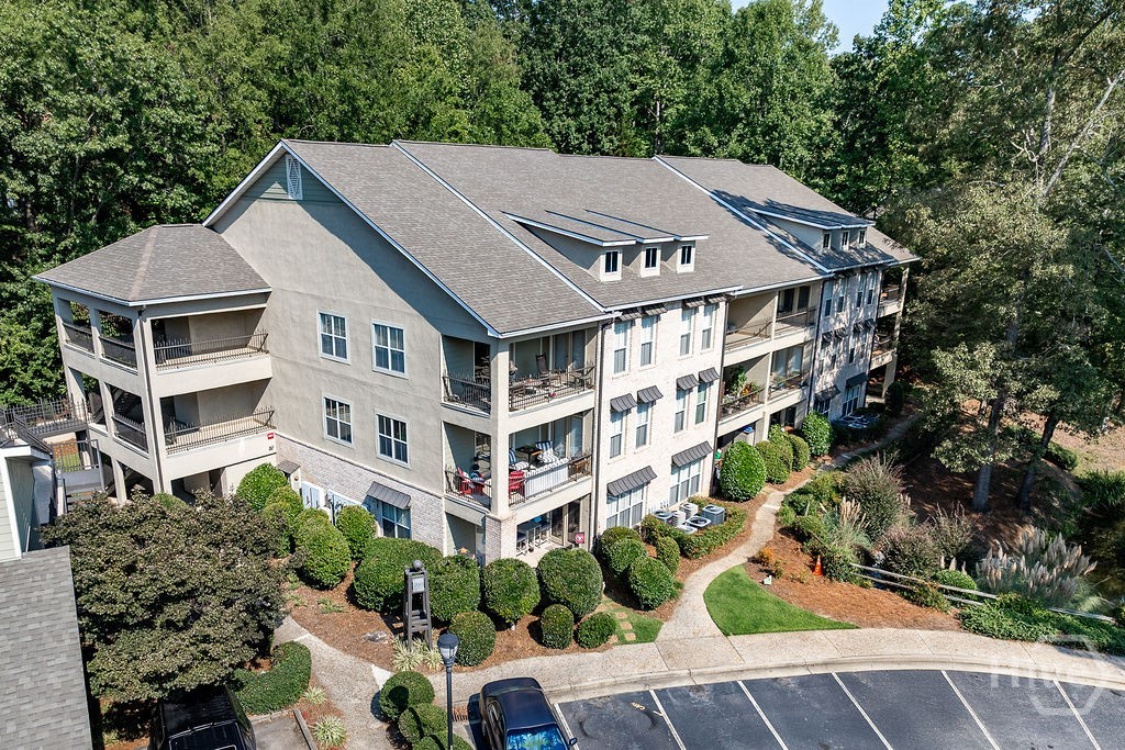 125 Woodlake Drive 207