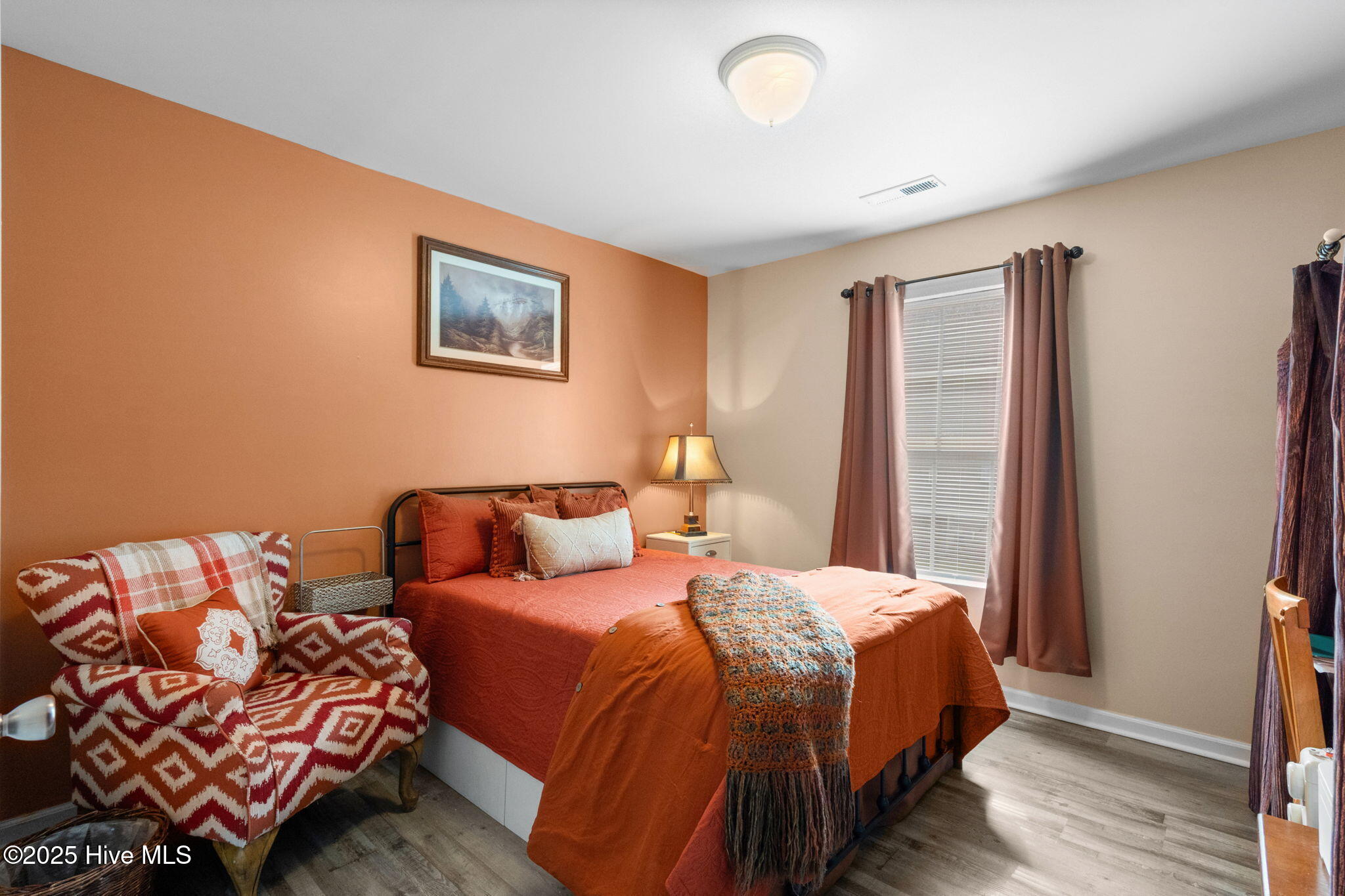 100526973 | Photo 36