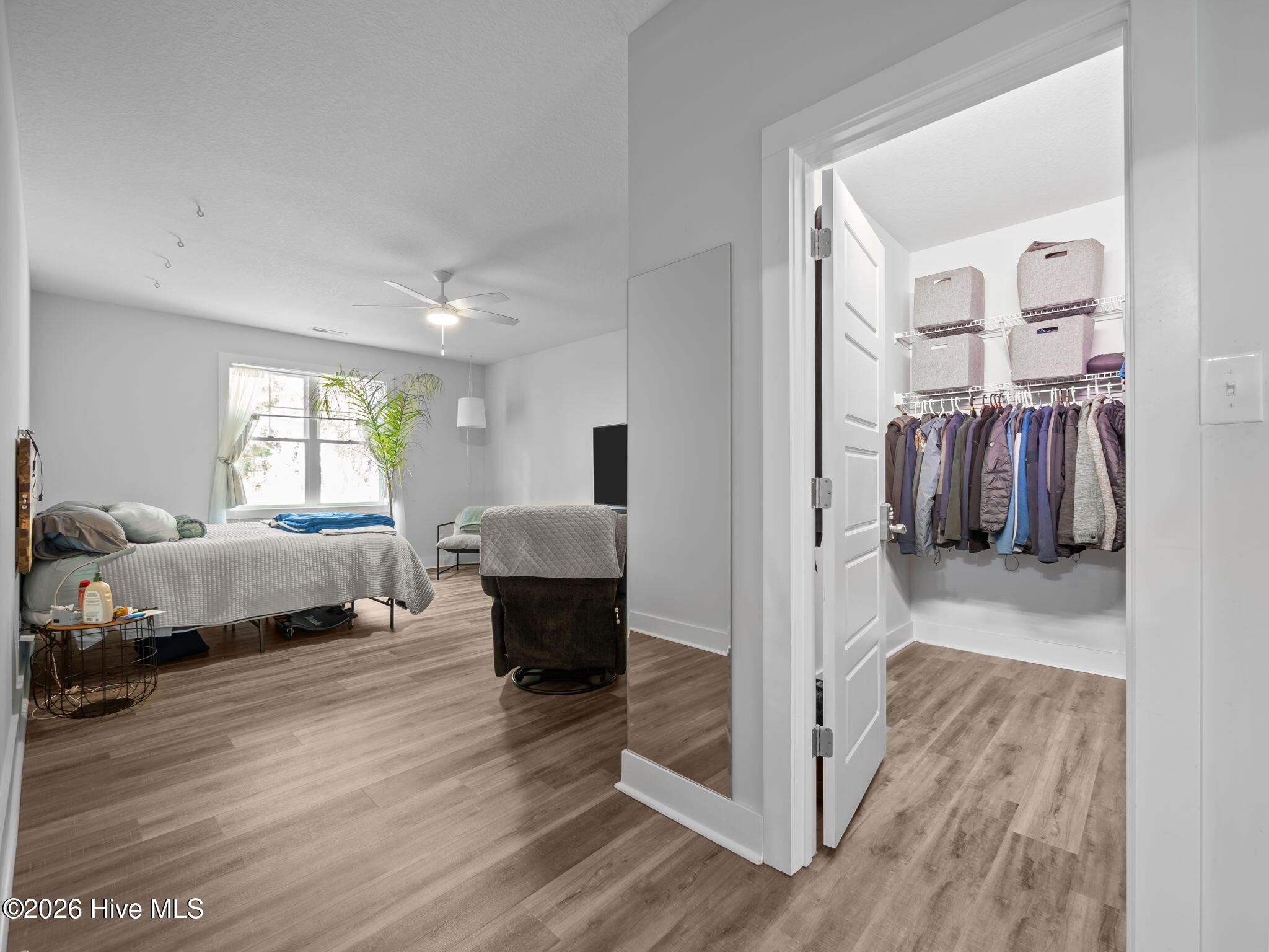 100547615 | Photo 17