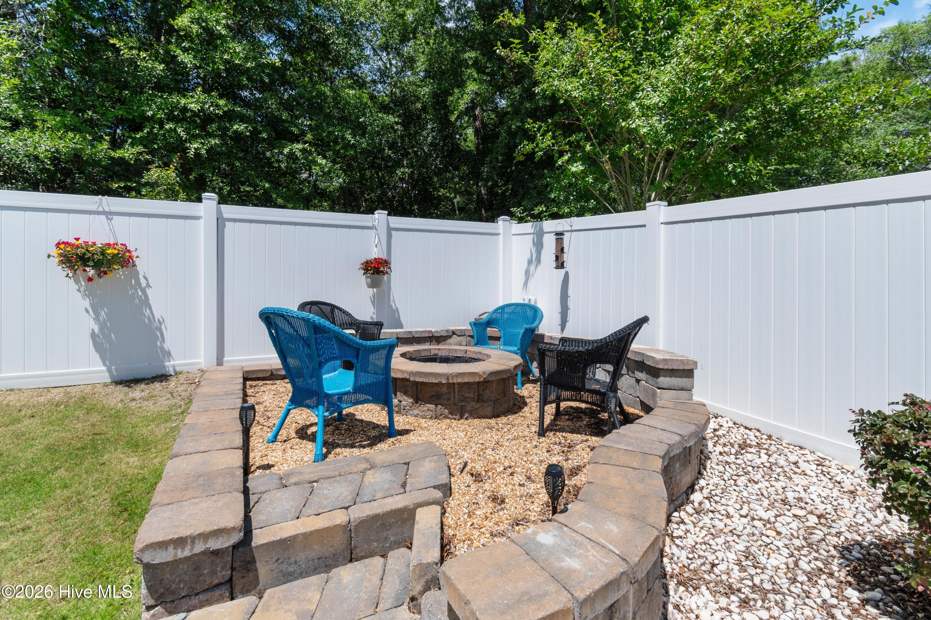 100561295 | Photo 40