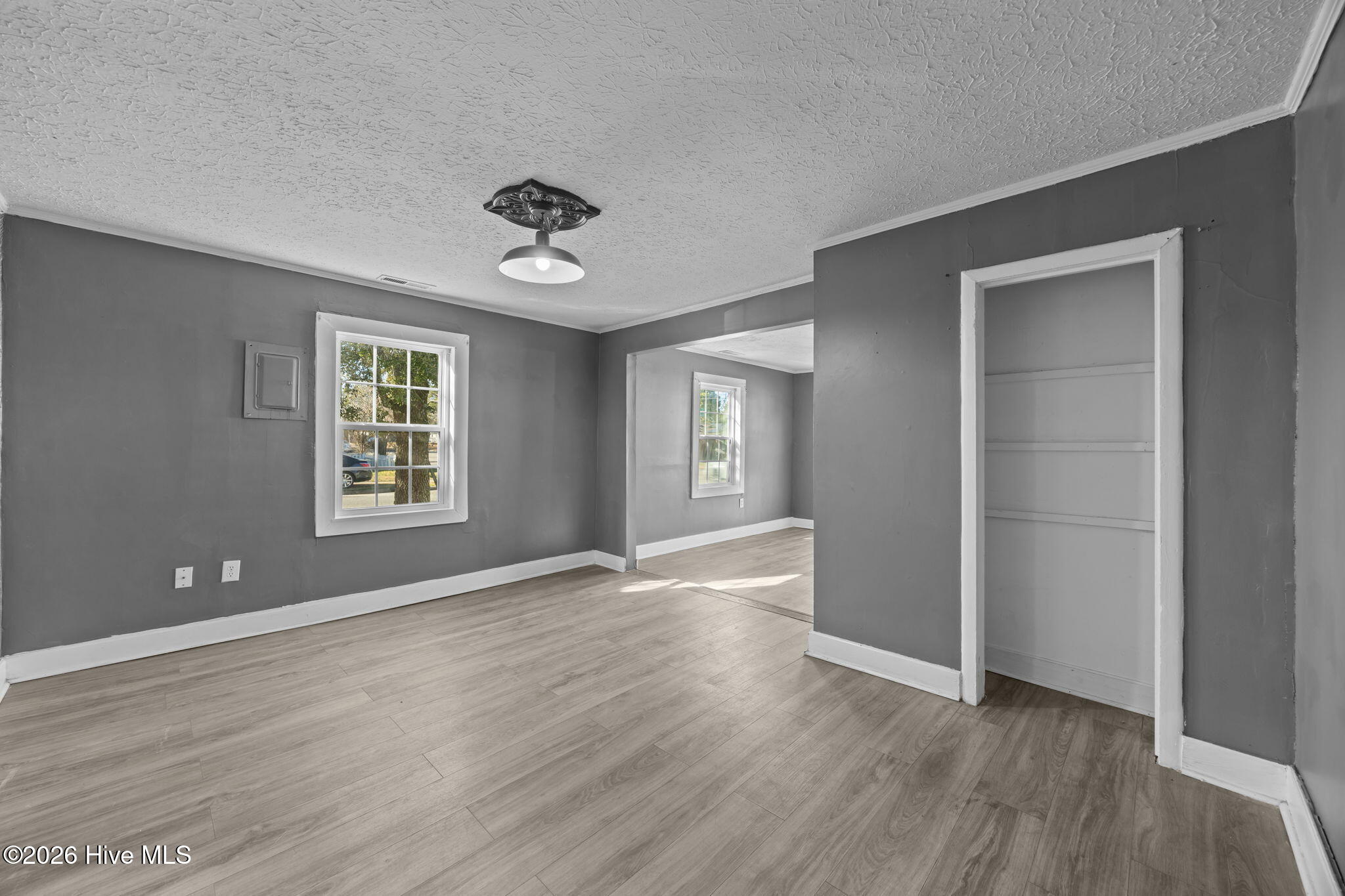 100550233 | Photo 27