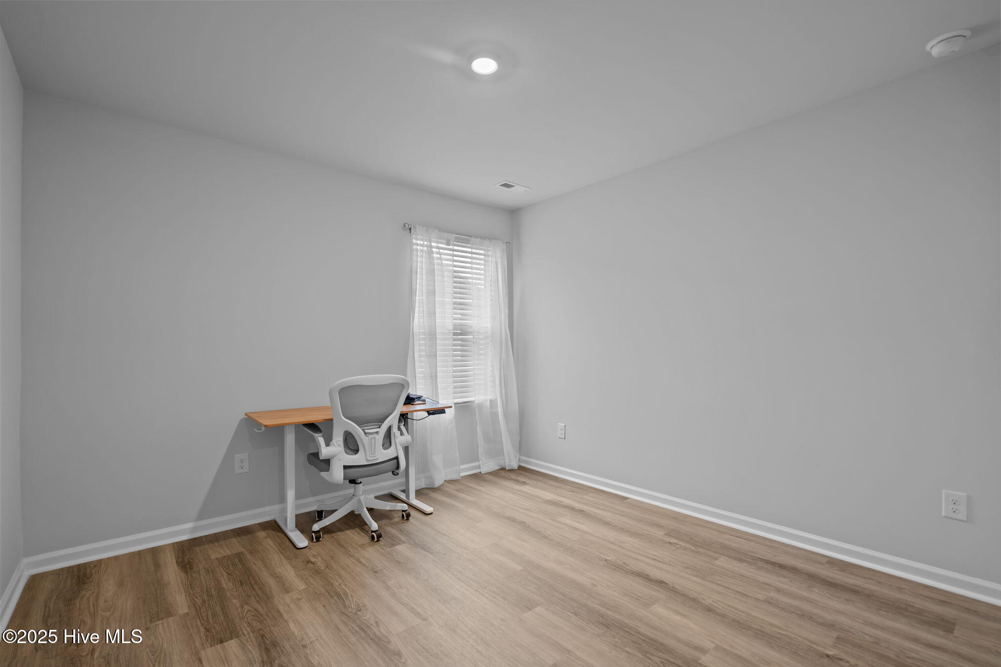 100532150 | Photo 15