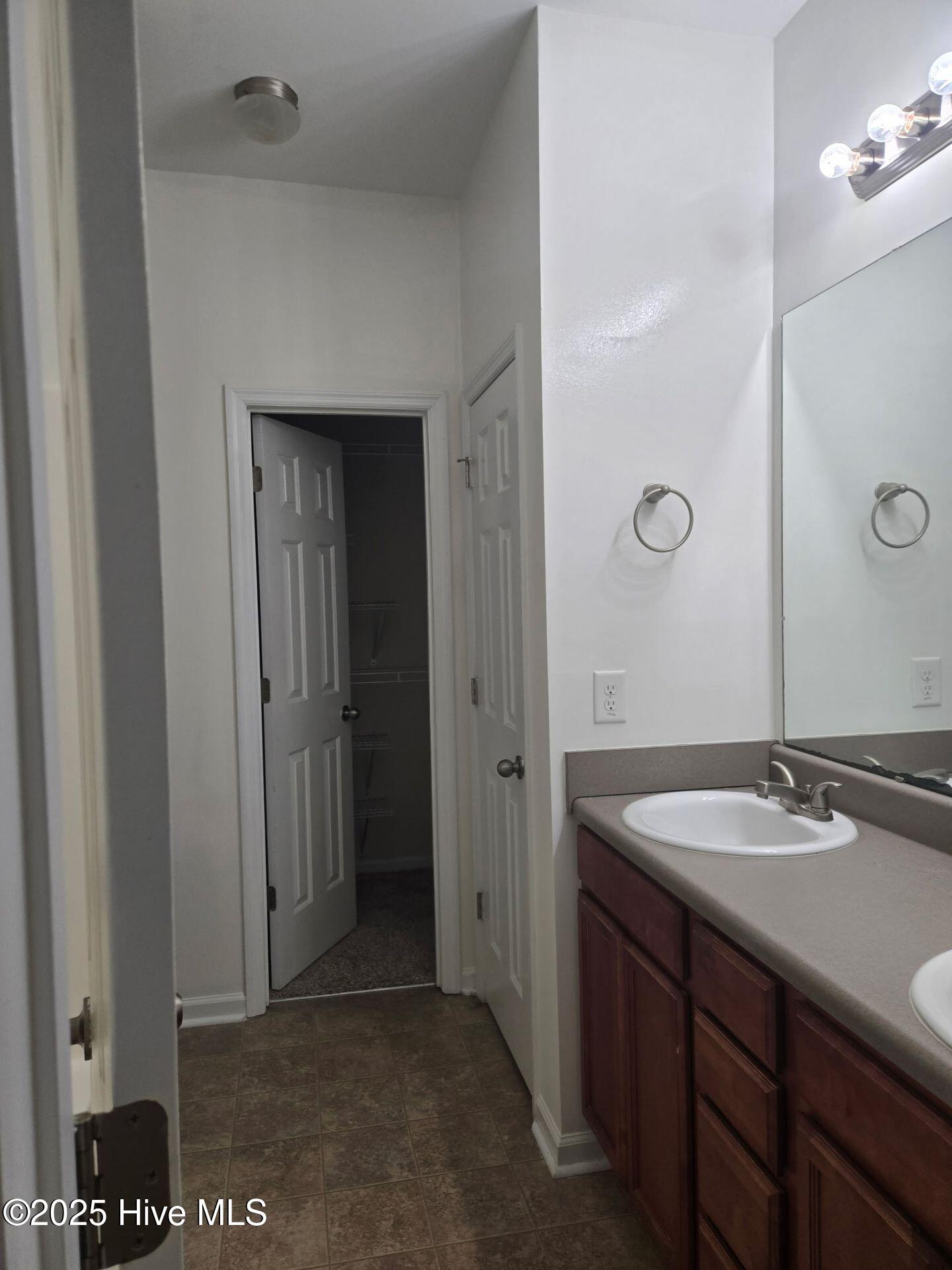 100545022 | Photo 12