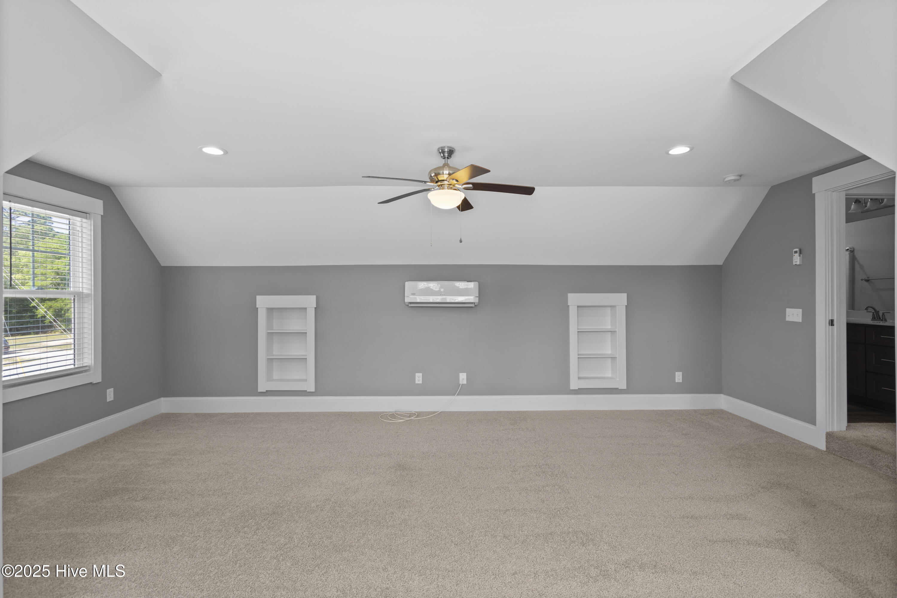 100569524 | Photo 27