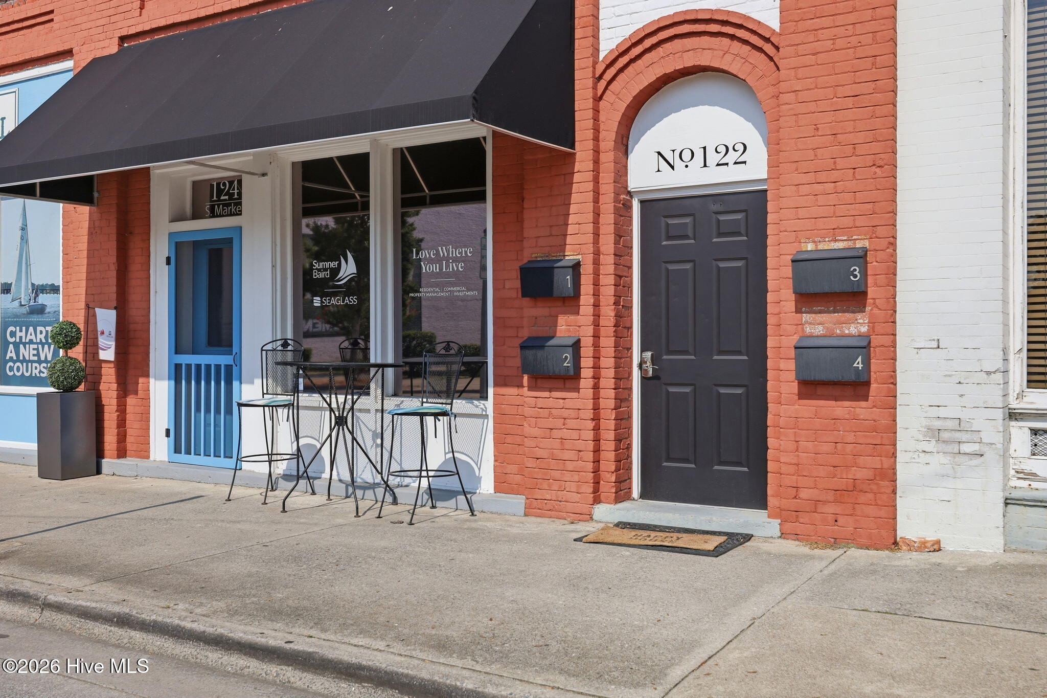 Exterior photo of 122 S Market Street 1, Washington, NC 27889. MLS: 100596597