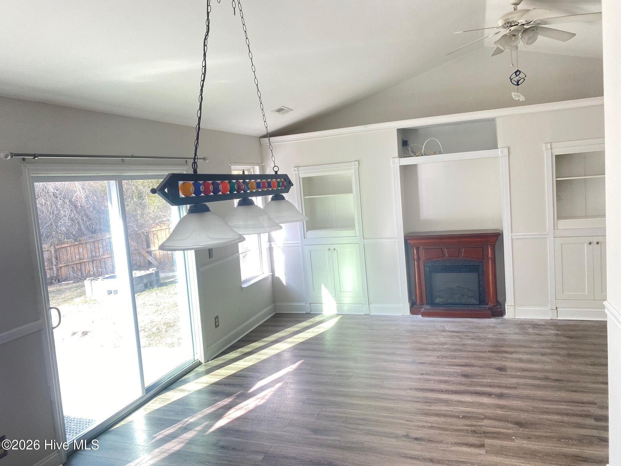 100556693 | Photo 12