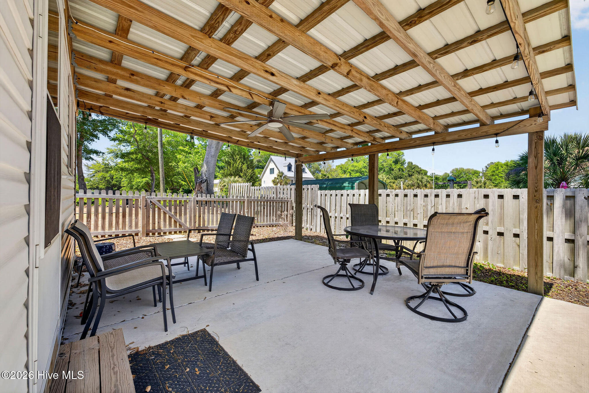 100570164 | Photo 10