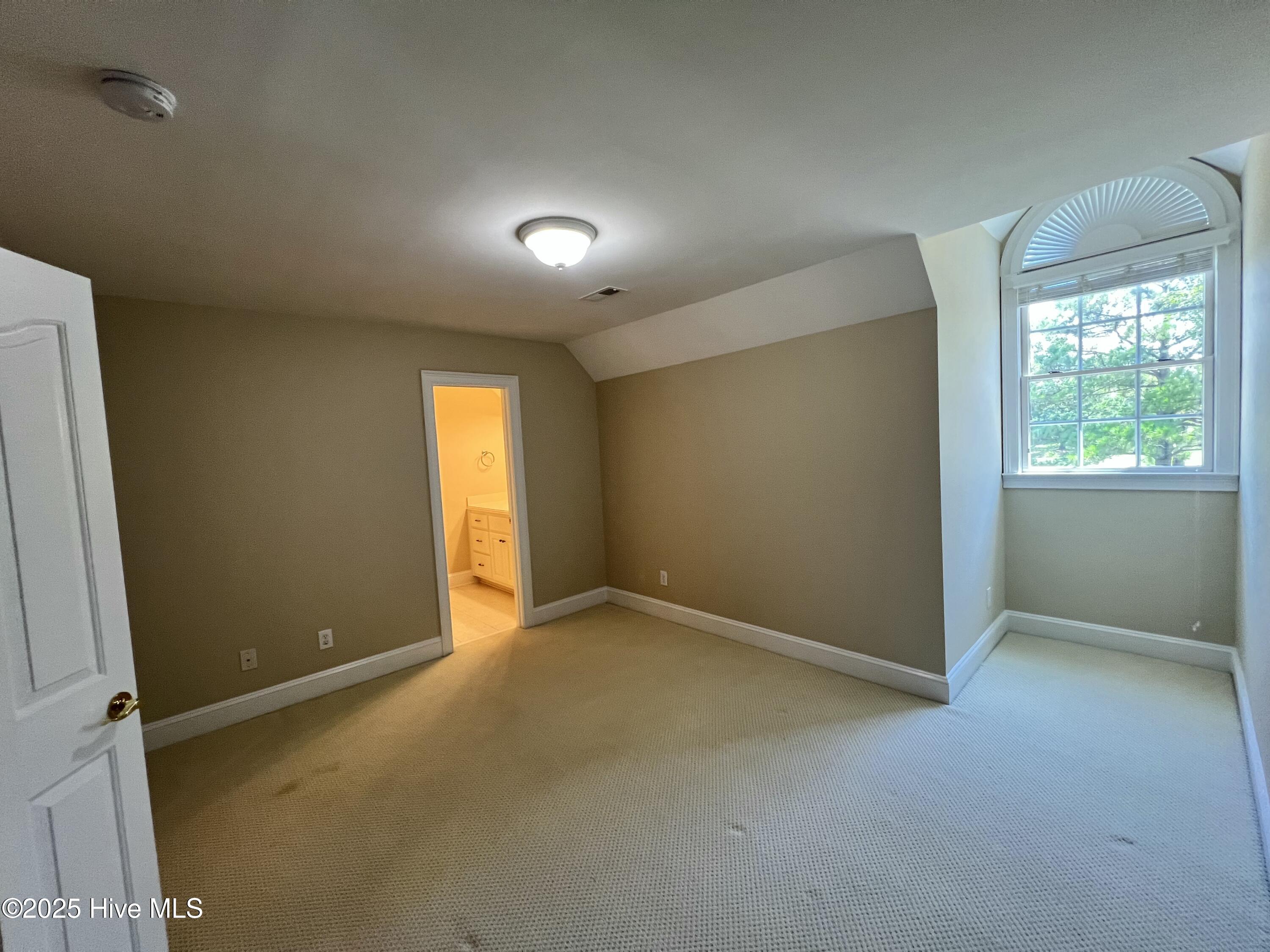 100522617 | Photo 26